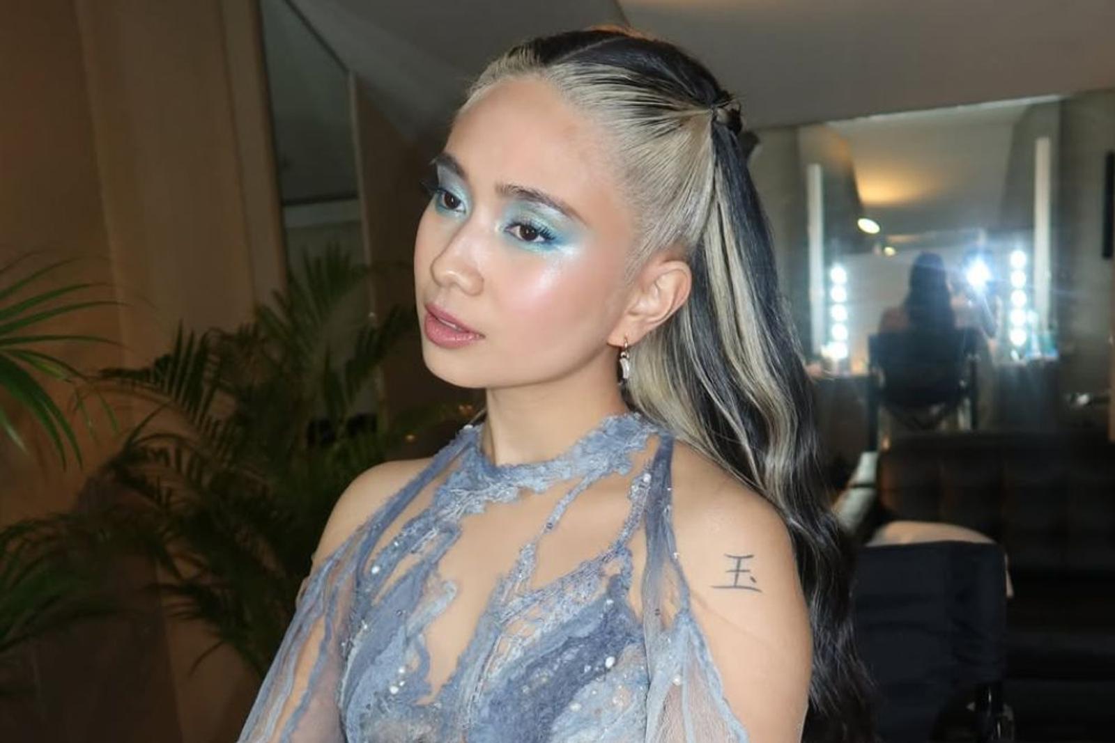 Gaya Makeup Niki Zefanya di Atas Panggung, Jadi Sorotan! 