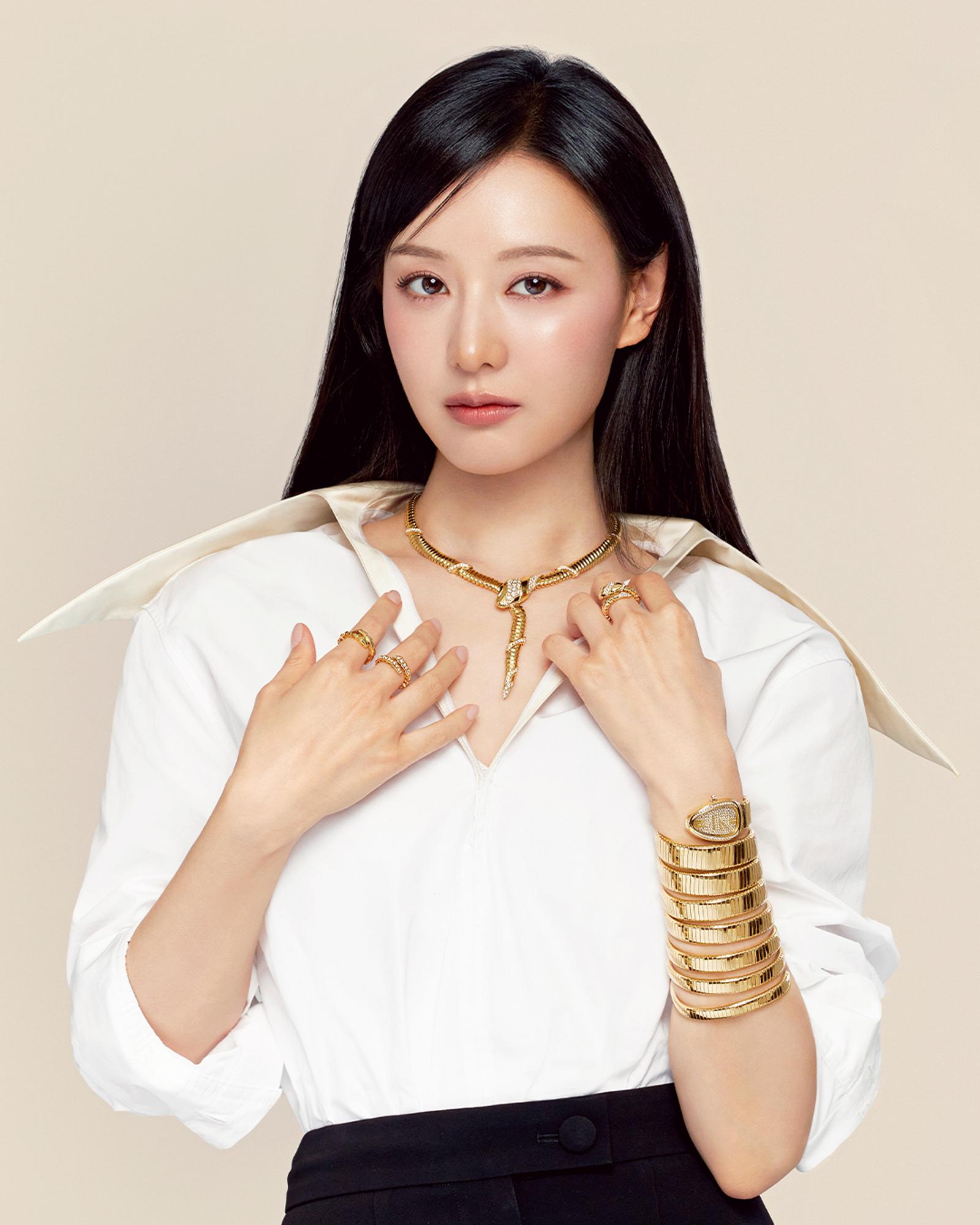 Mewahnya Tampilan Kim Ji Won di Campaign BVLGARI Serpenti
