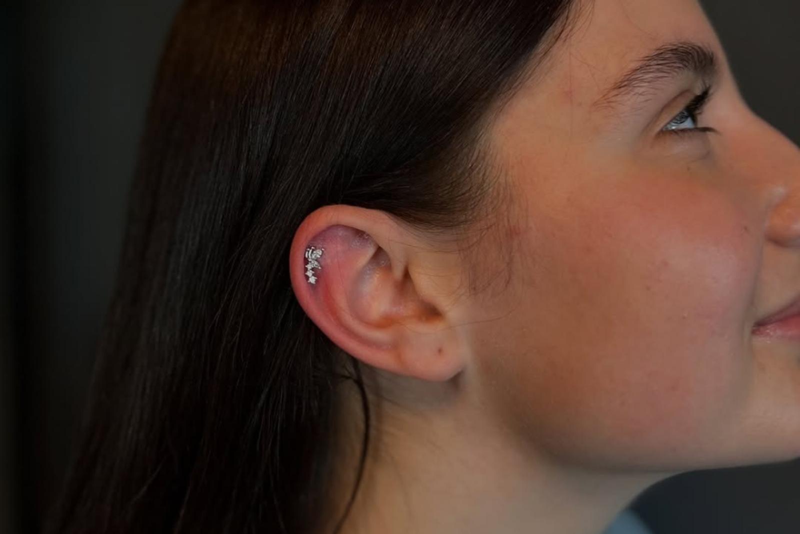 Tertarik Coba Helix Piercing? Cari Tahu Tips Merawatnya Yuk