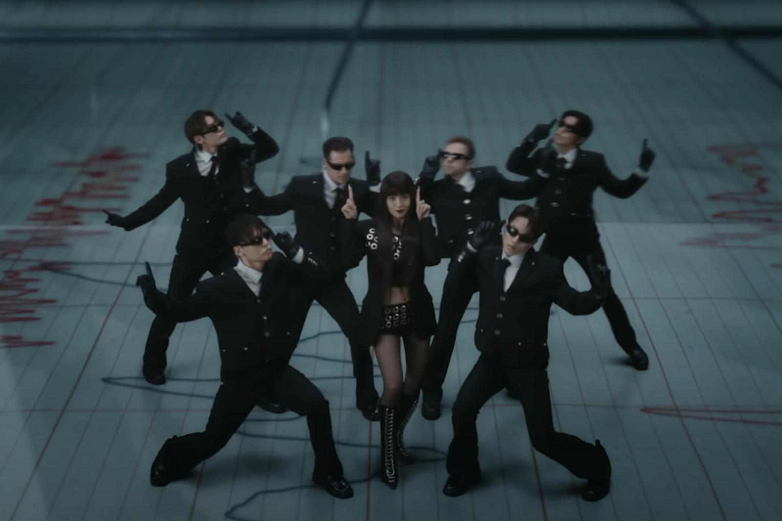Deretan Gaya Outfit Jisoo yang Comeback di Video Musik 'Earthquake'