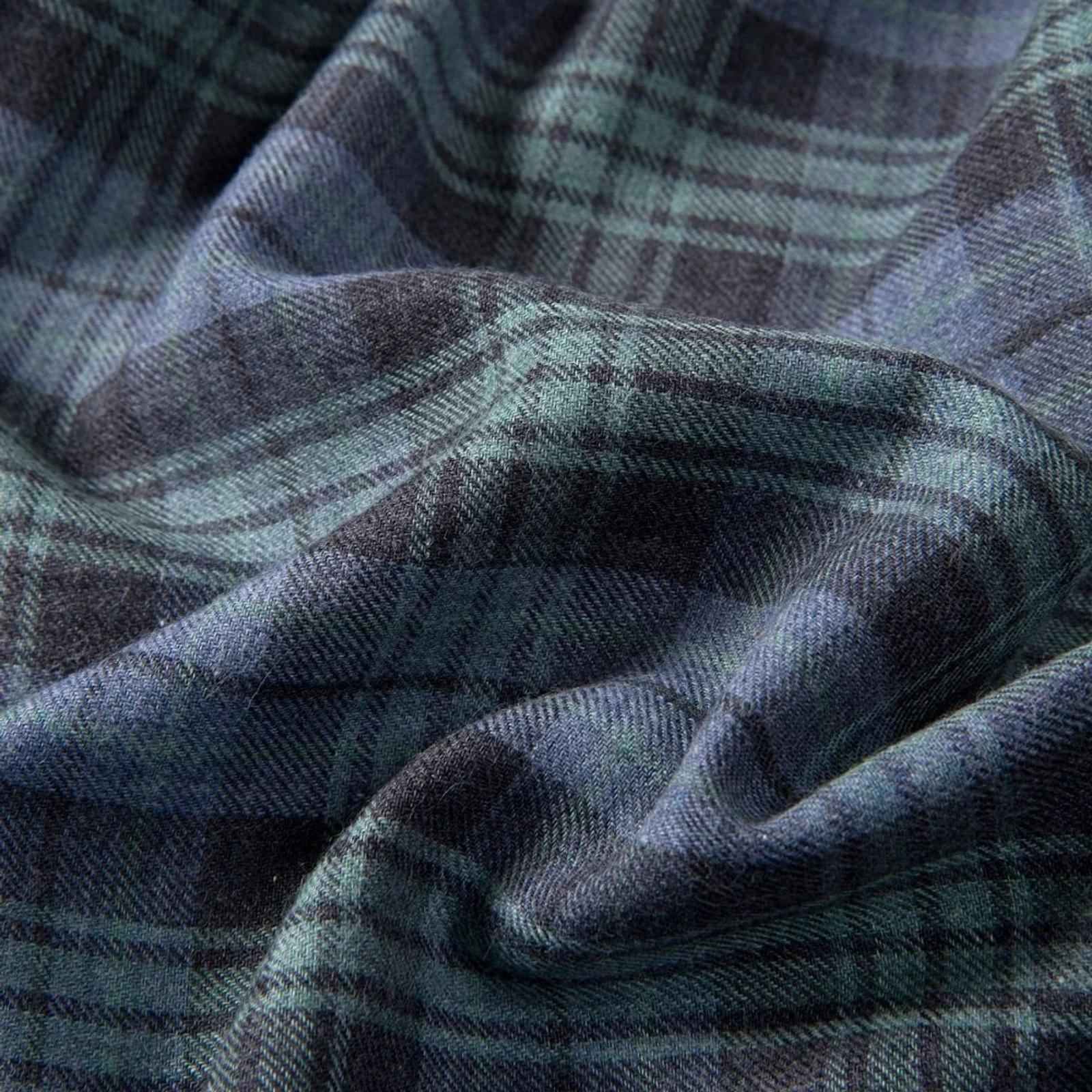 Cari Tahu Perbedaan Kemeja Flanel dan Kemeja Kotak-Kotak Biasa, Yuk!