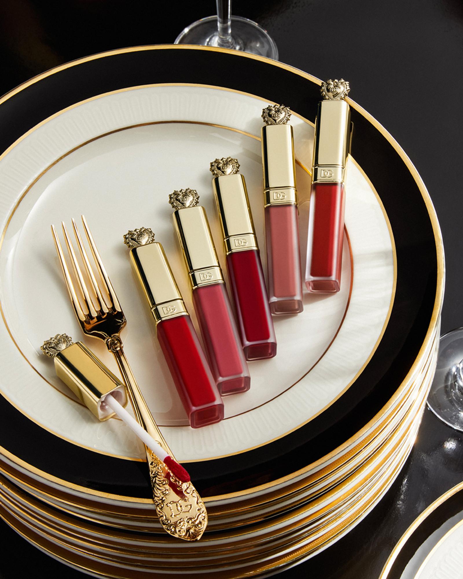 Penuh Kemewahan, Dolce & Gabbana Perkenalkan Foundation Baru