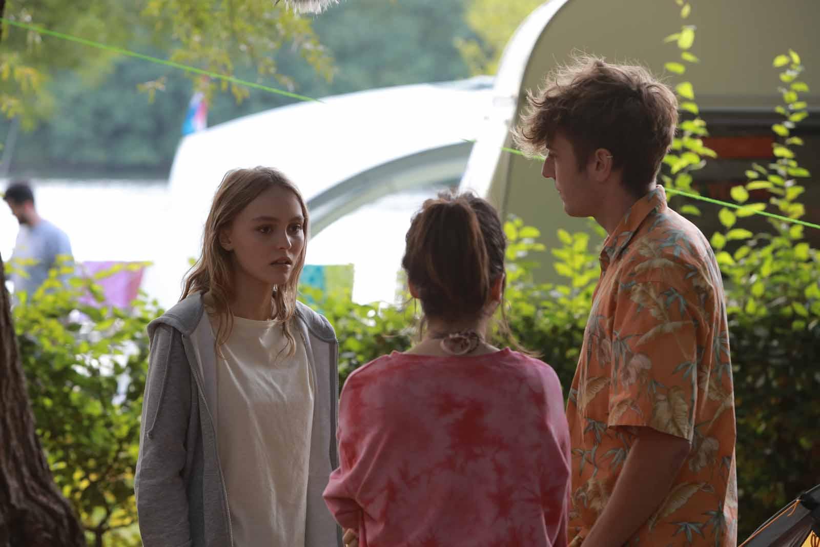 Transformasi Gaya Lily-Rose Depp Dalam Film yang Dibintanginya