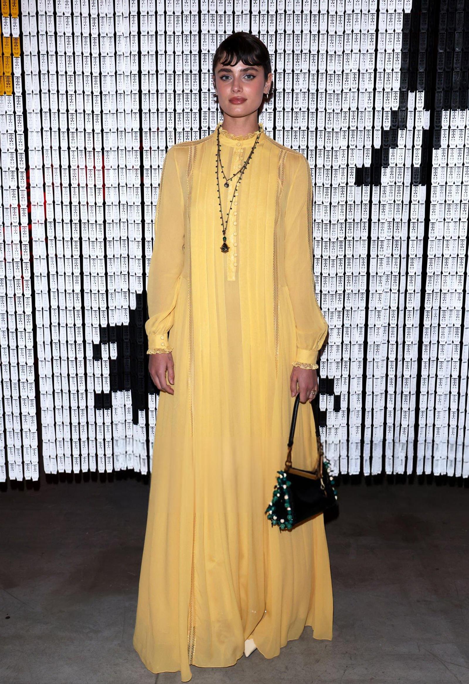 Gaya Keren Artis Internasional di Milan Fashion Week Fall/Winter 2025