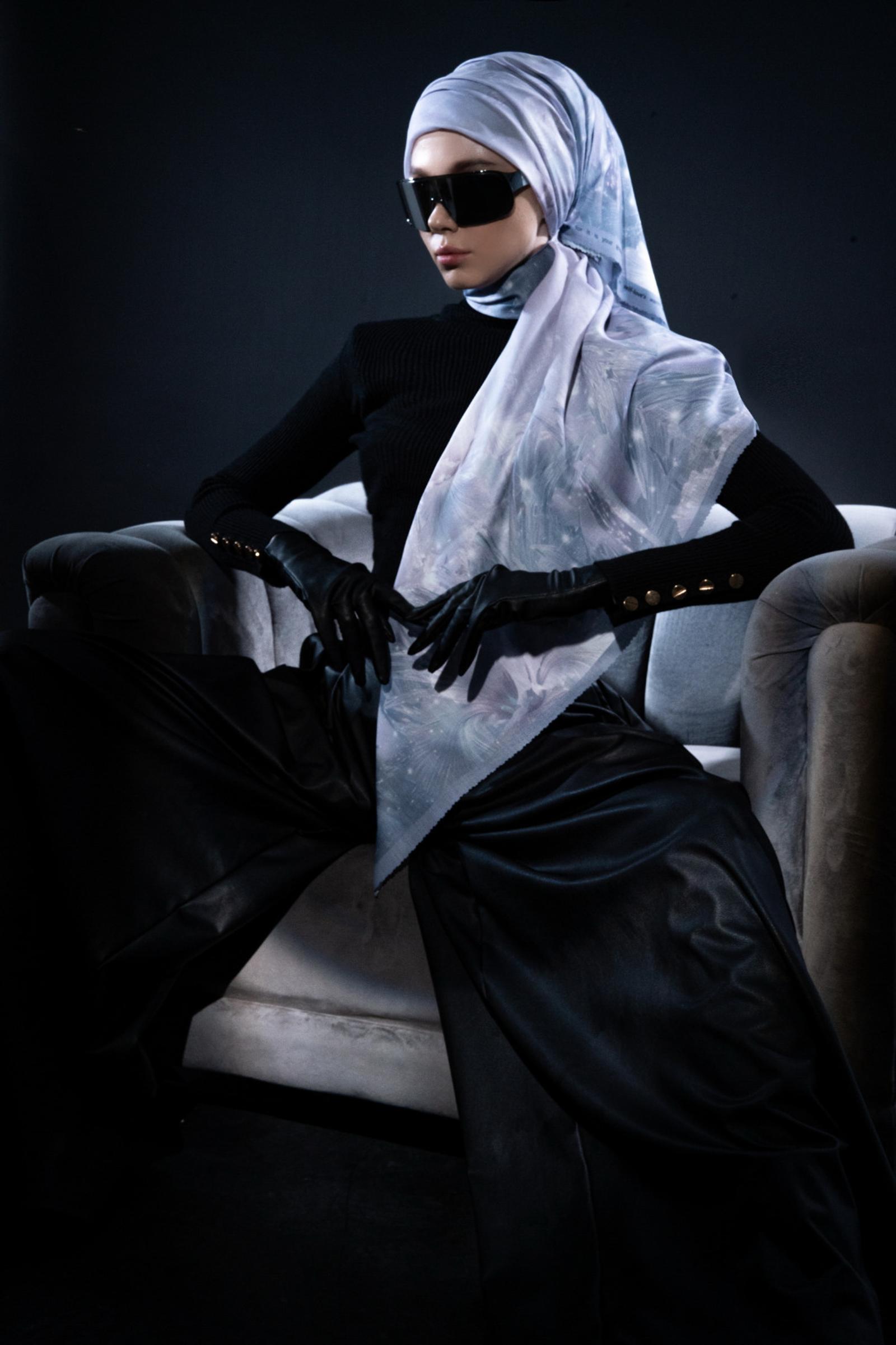 Tex Saverio, Paula Verhoeven & Bubah Alfian Merilis Scarf Mewah