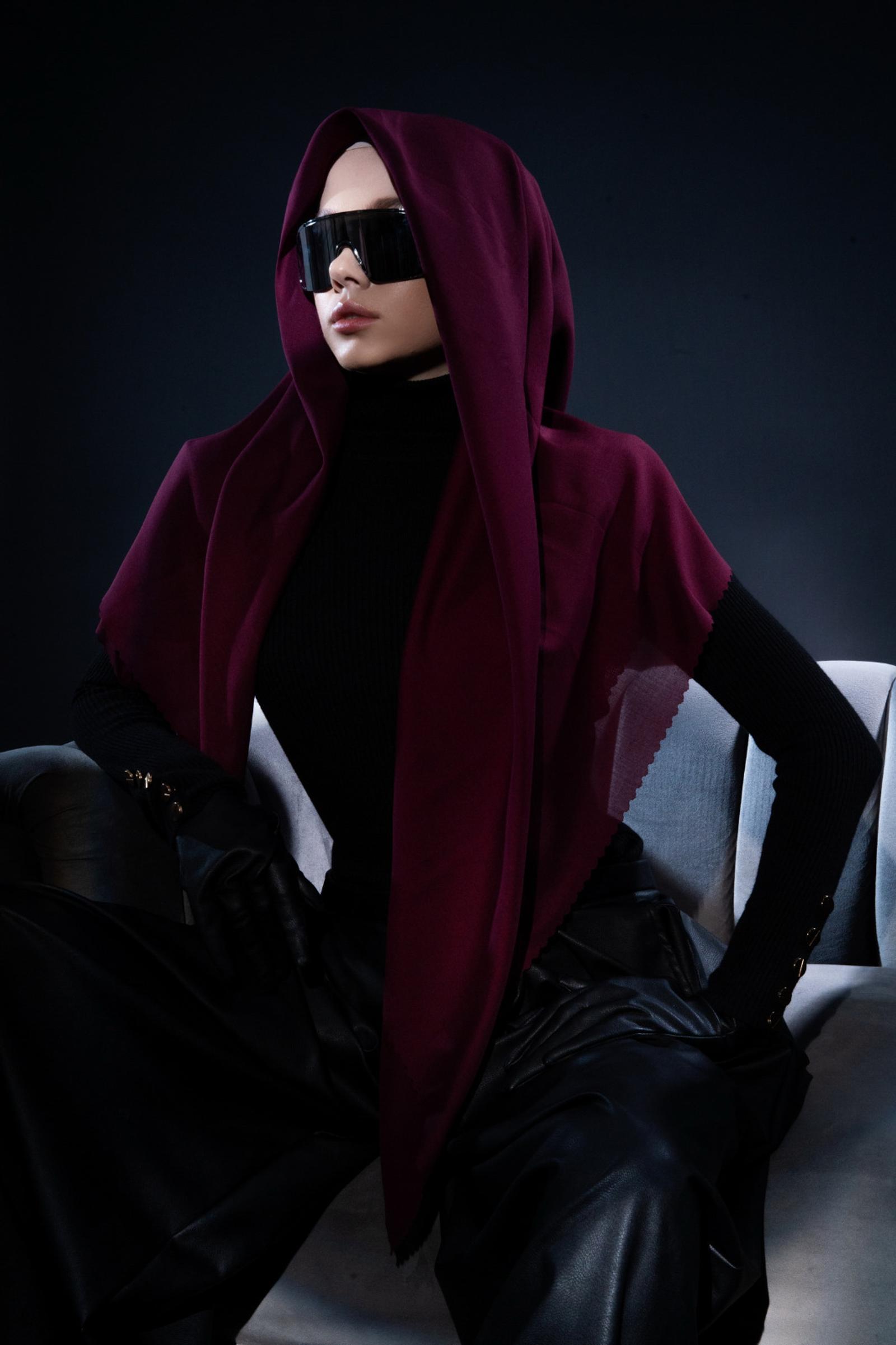 Tex Saverio, Paula Verhoeven & Bubah Alfian Merilis Scarf Mewah