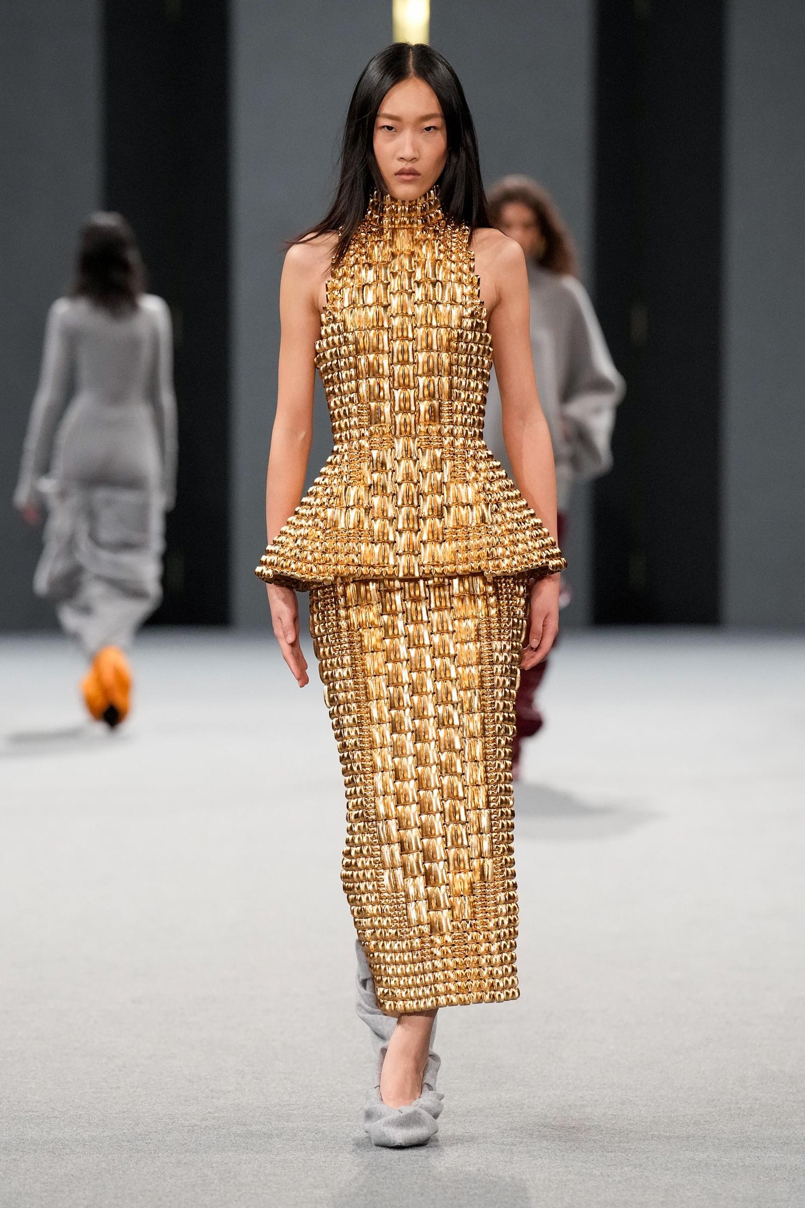 Olivier Rousteing Bawa Kembali Tren 2010-an di Koleksi Terbaru Balmain