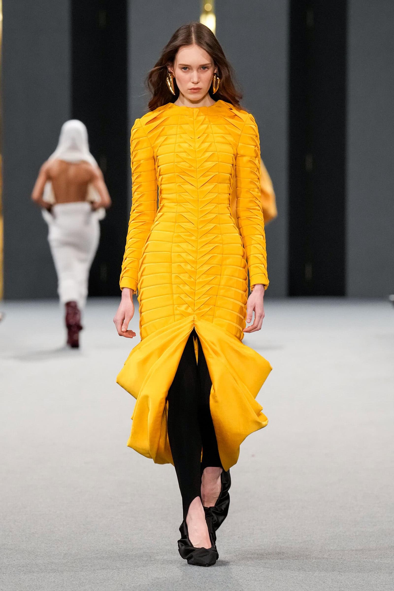Olivier Rousteing Bawa Kembali Tren 2010-an di Koleksi Terbaru Balmain
