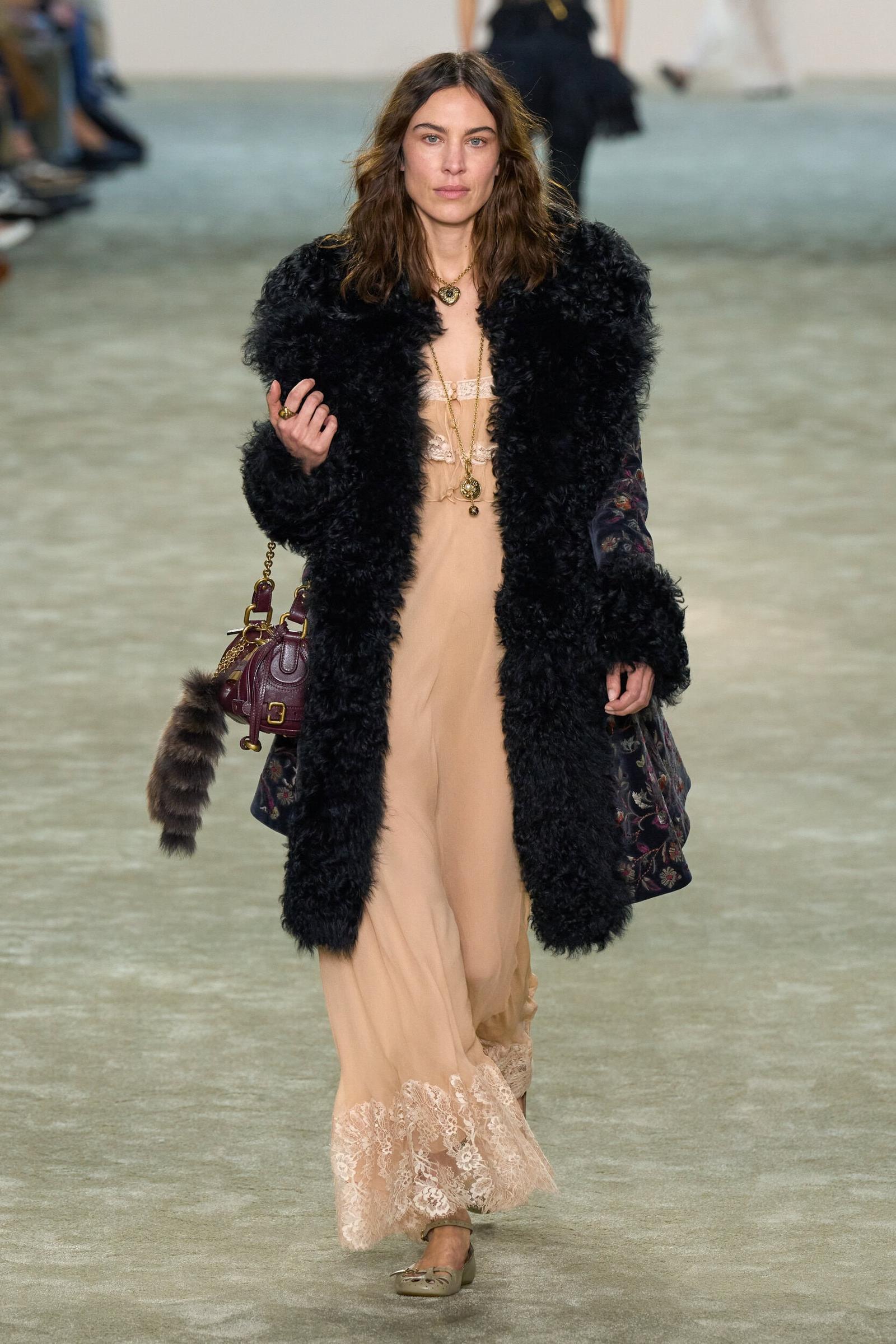 7 Momen Alexa Chung di Runway, Fashion Influencer Ikonik Era 2010-an