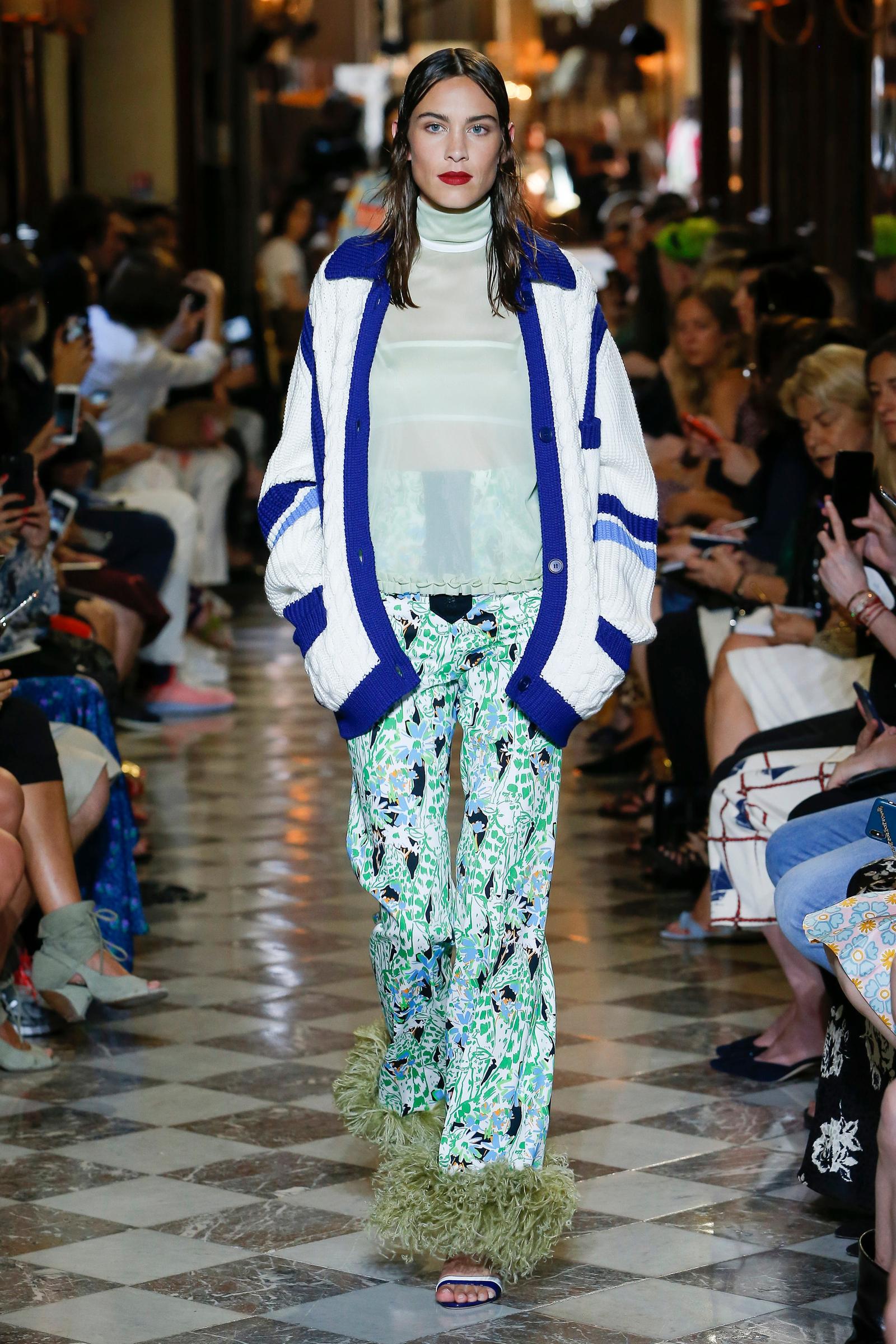 7 Momen Alexa Chung di Runway, Fashion Influencer Ikonik Era 2010-an