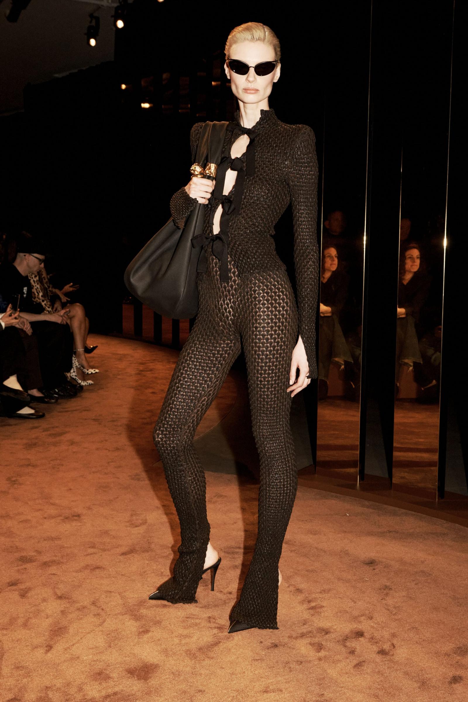 Schiaparelli Adaptasi Gaya Khas Koboi Amerika di Koleksi F/W 2025