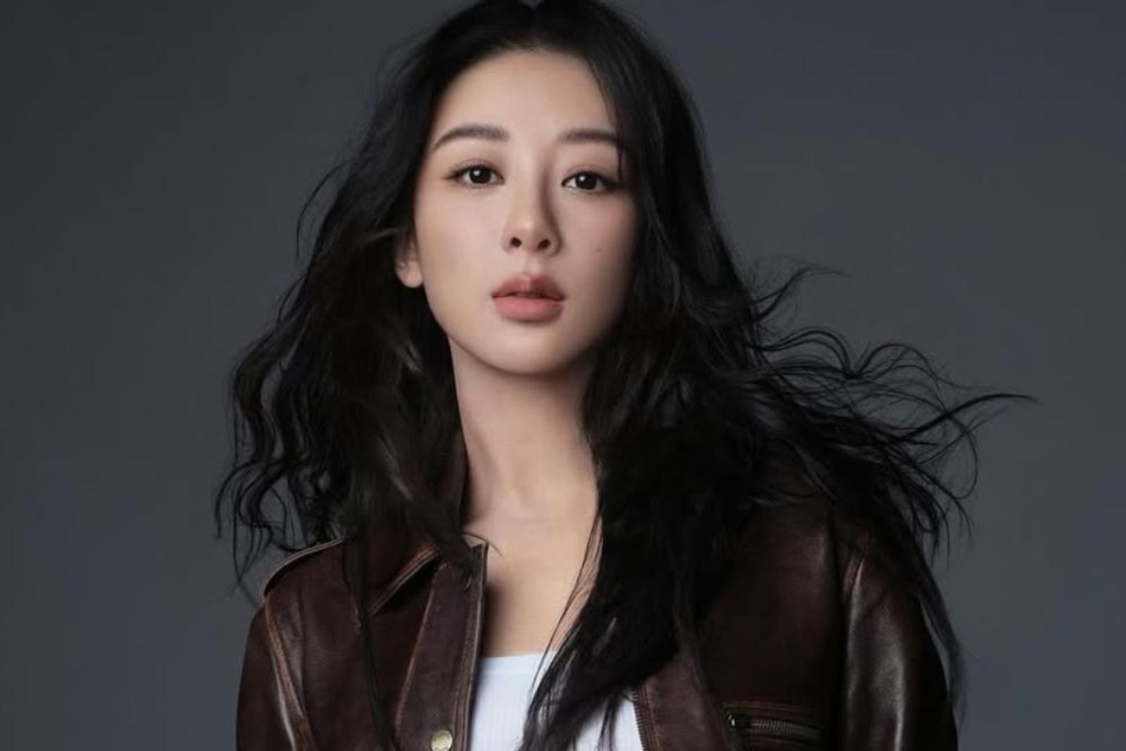 Deretan Makeup Look A la Yang Zi, Natural Hingga Glamour! 