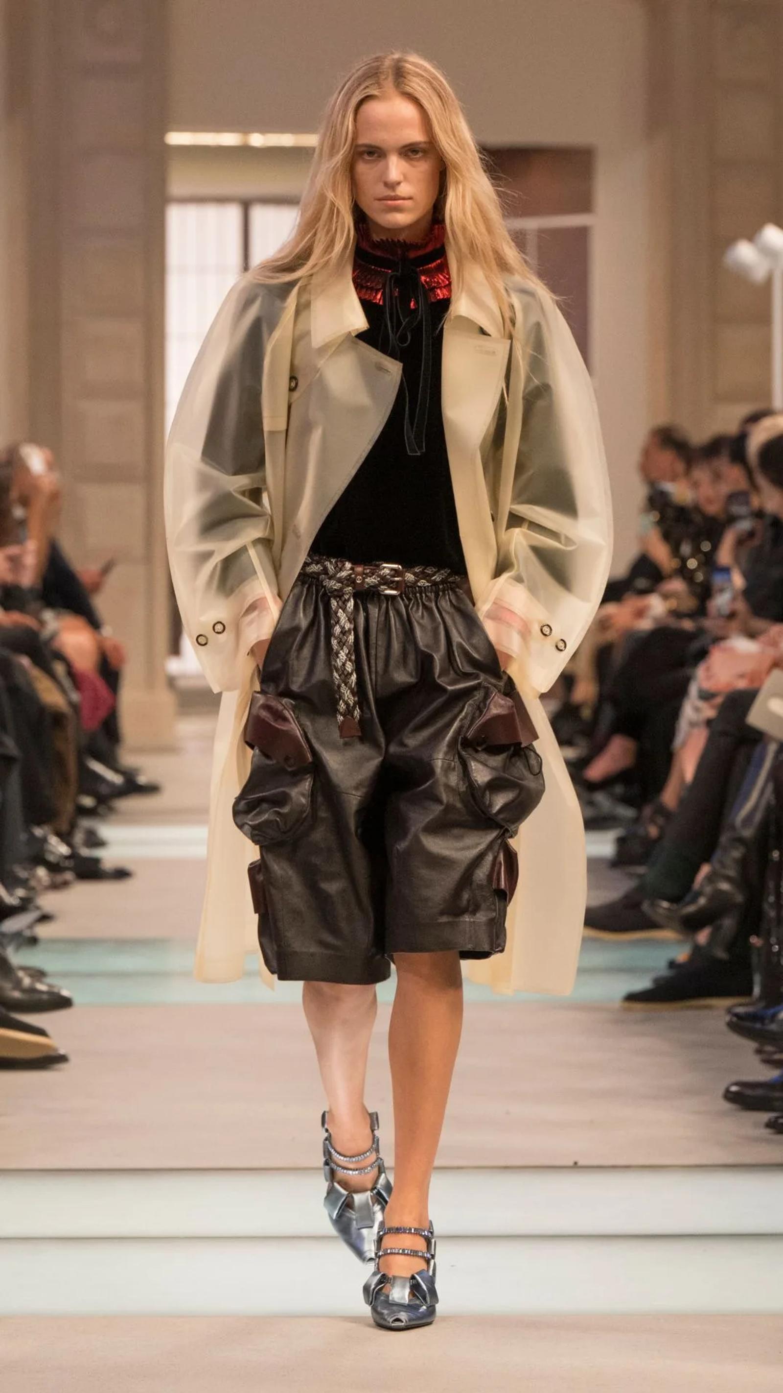Louis Vuitton Tampilkan Pesona Chic Traveler di Fall/Winter 2025