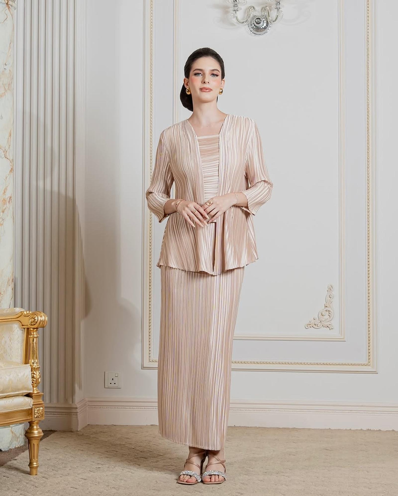 10 Inspirasi Model Baju Kurung Melayu Malaysia Modern