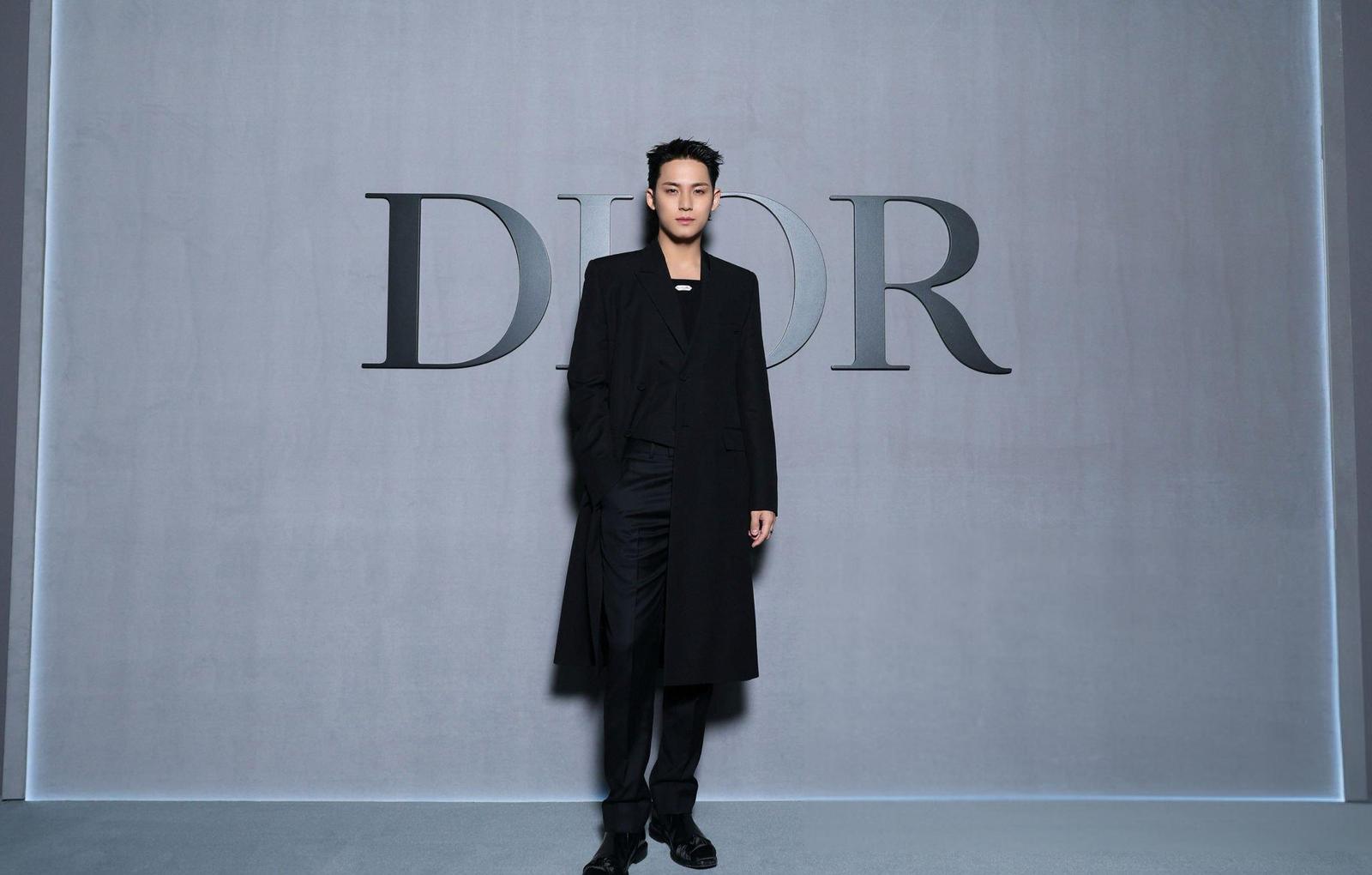 21 Gaya Modis Artis Korea di Paris Fashion Week Fall/Winter 2025