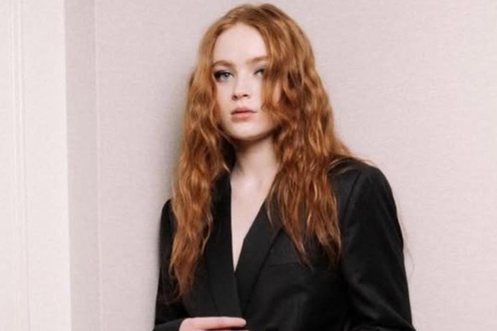 Gaya Makeup Sadie Sink, Natural Sekaligus Elegan! 