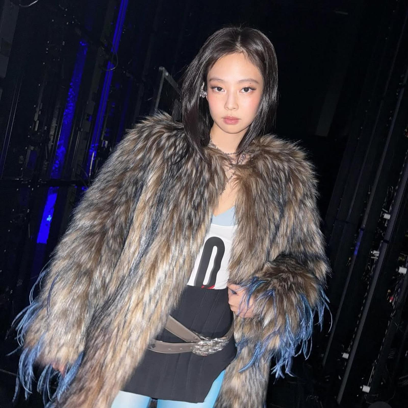 Potret Terbaru Jennie dengan Riasan Minimalis nan Fresh 