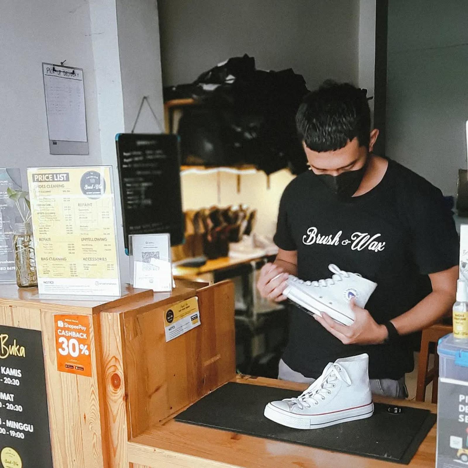 5 Tempat Cuci Sepatu Terdekat di Depok yang Recommended