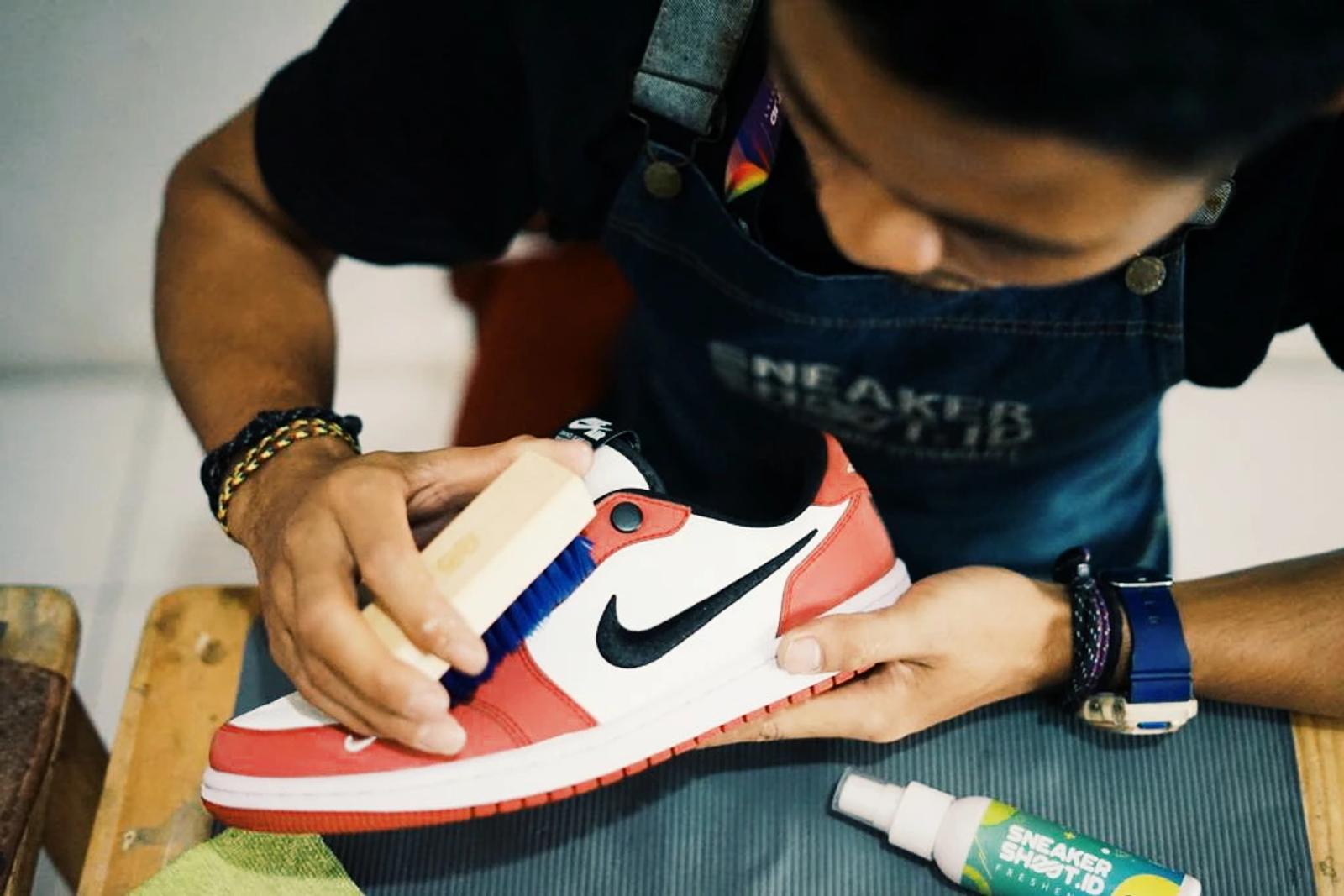 5 Tempat Cuci Sepatu Terdekat di Depok yang Recommended