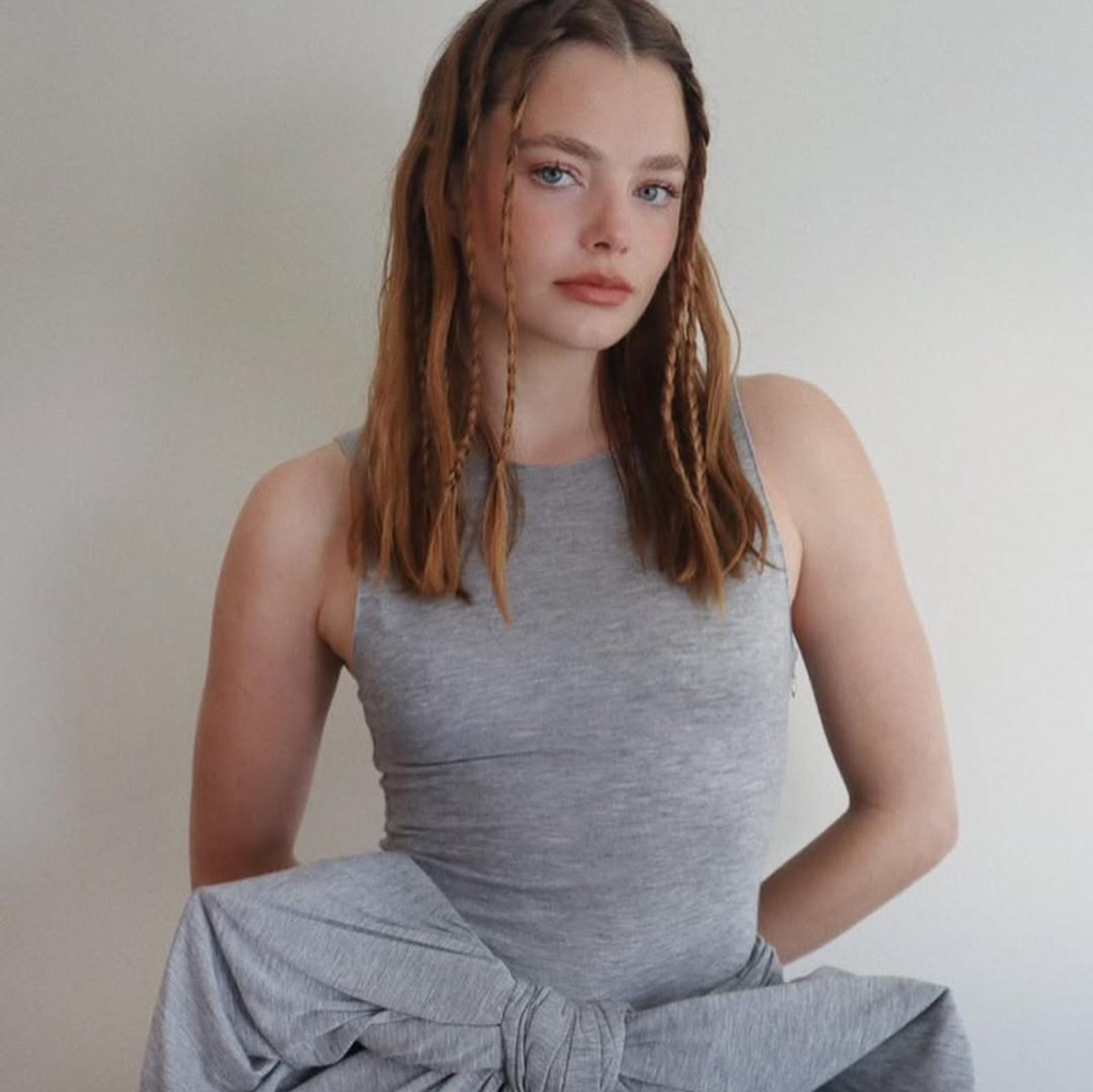 Potret Kristine Froseth dengan Berbagai Riasan 