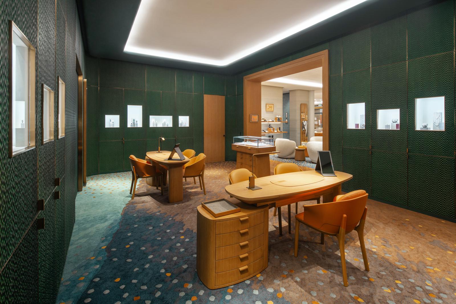 Butik Hermès Plaza Indonesia Hadirkan Sentuhan Unik dari Seniman Lokal