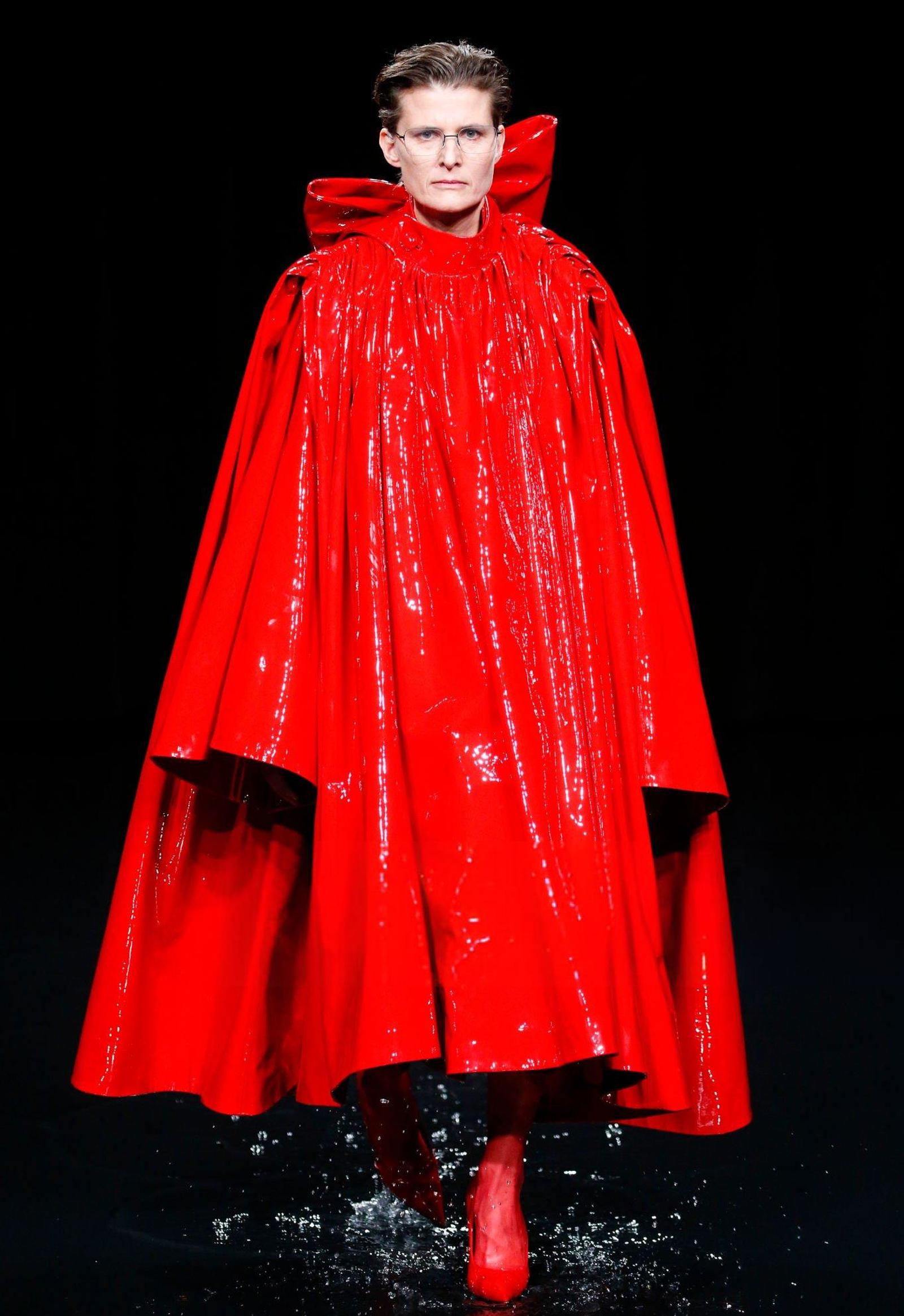 7 Presentasi Koleksi Demna Gvasalia Paling Eksentrik di Balenciaga