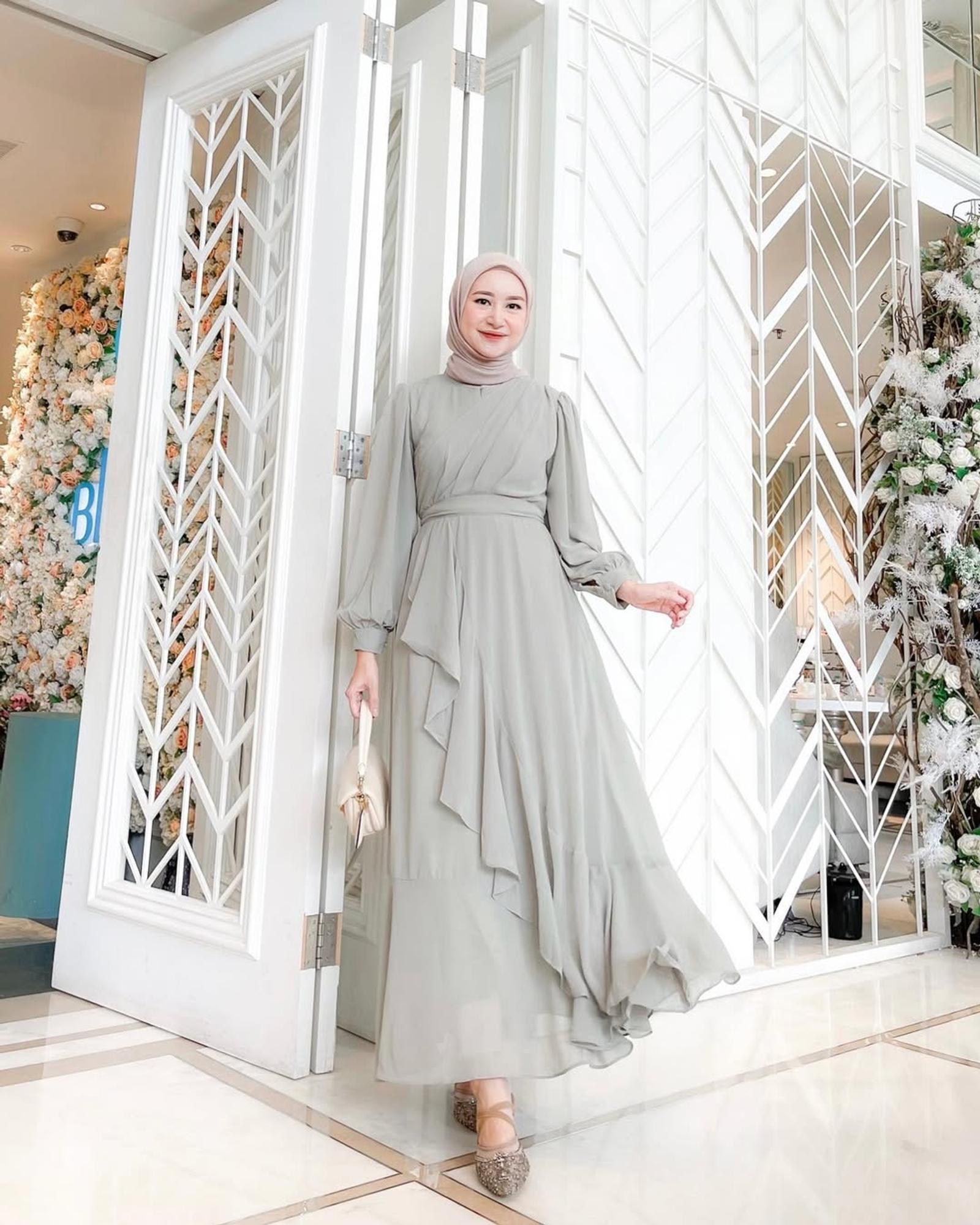 5 Model Dress Bukber untuk Tampil Maksimal