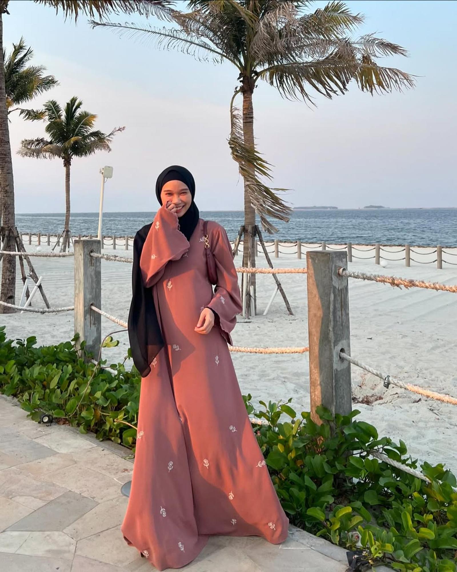 5 Model Dress Bukber untuk Tampil Maksimal