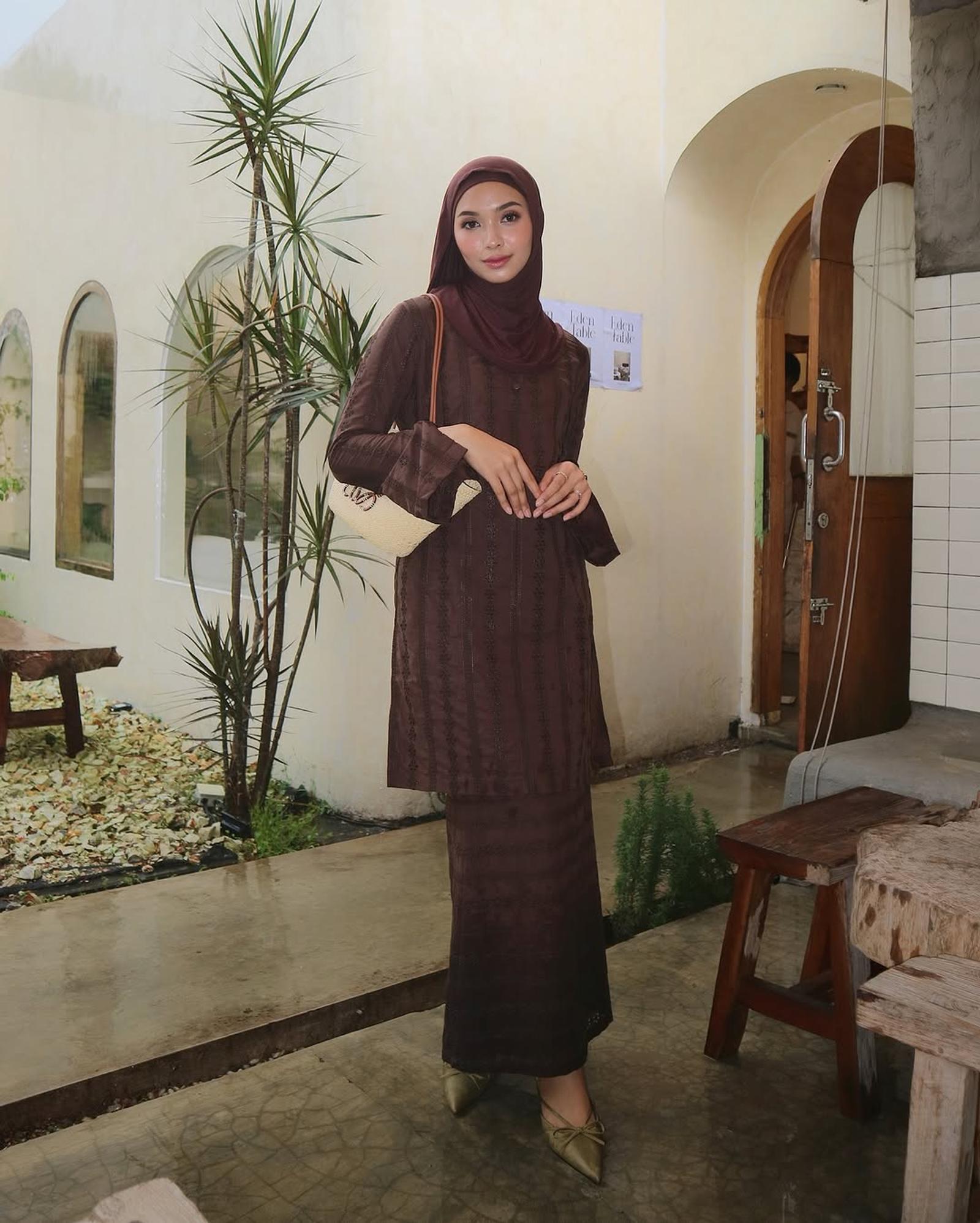 Tunik Lebaran 2025: Gaya Santun yang Stylish!