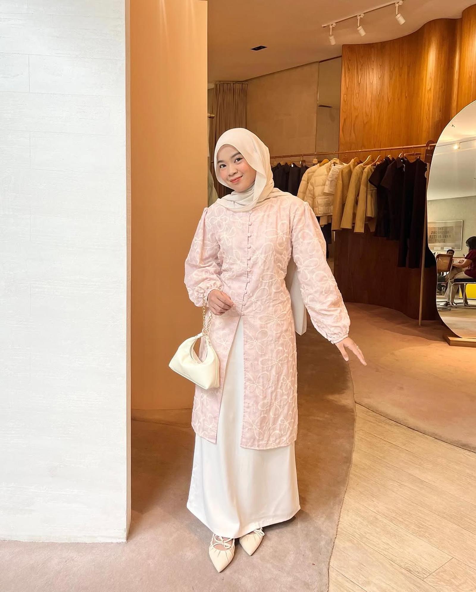 Tunik Lebaran 2025: Gaya Santun yang Stylish!