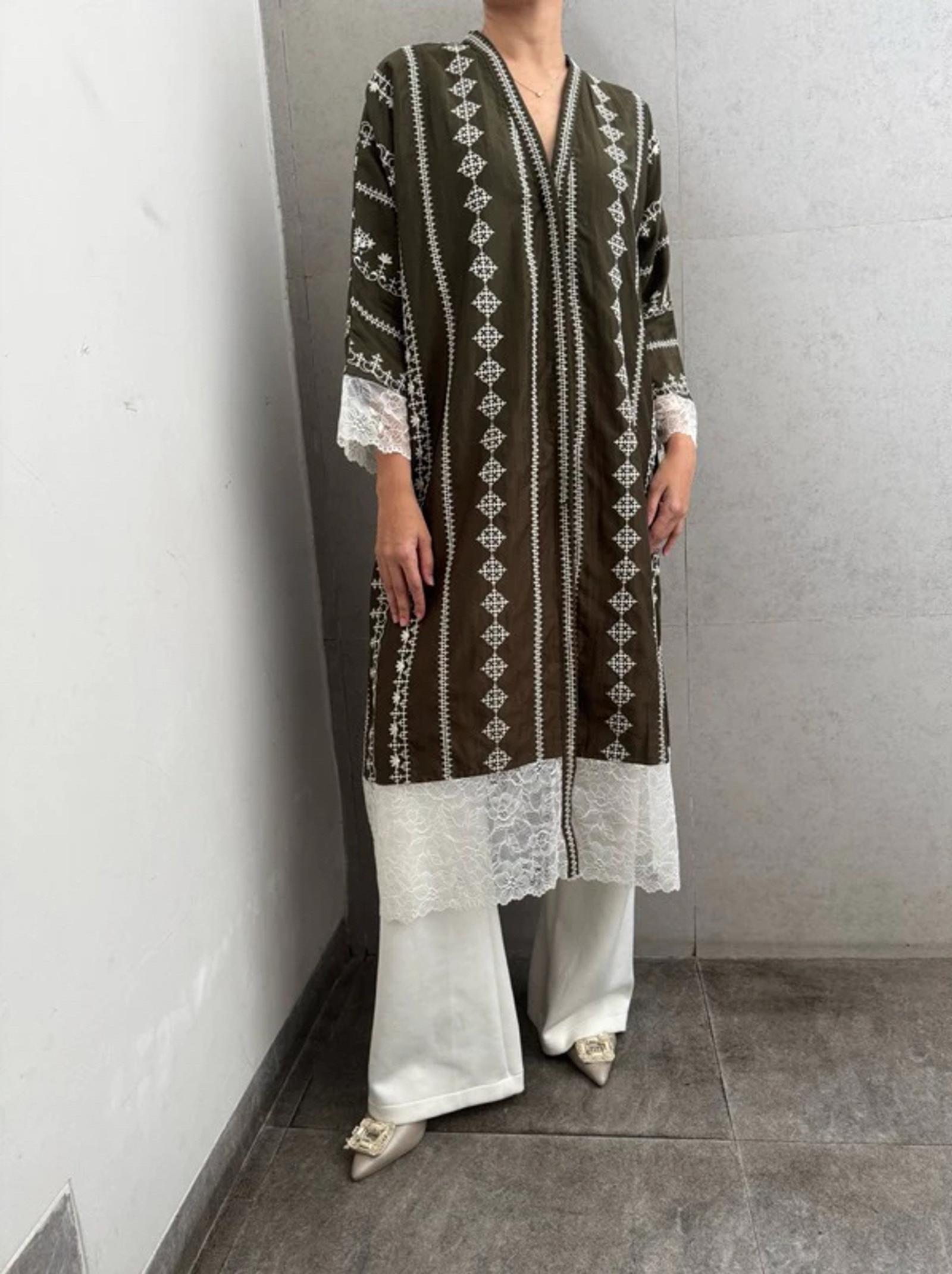 Tunik Lebaran 2025: Gaya Santun yang Stylish!