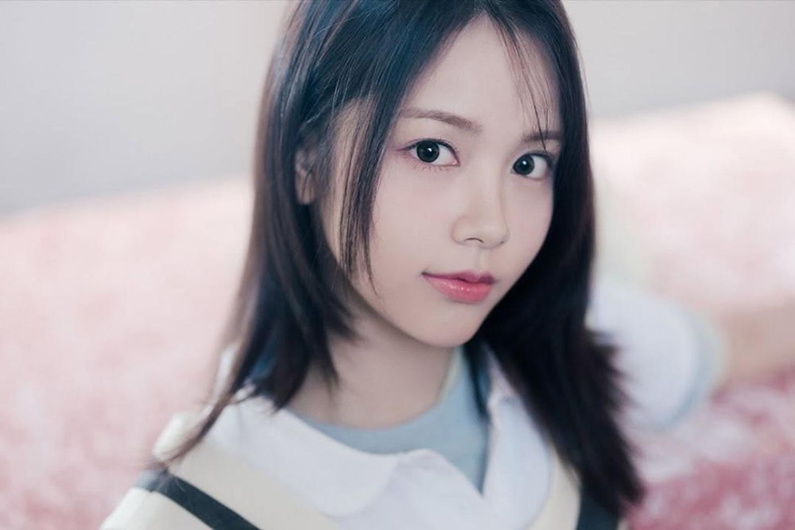 Deretan Gaya Makeup Carmen 'Hearts2hearts', Natural dan Simple