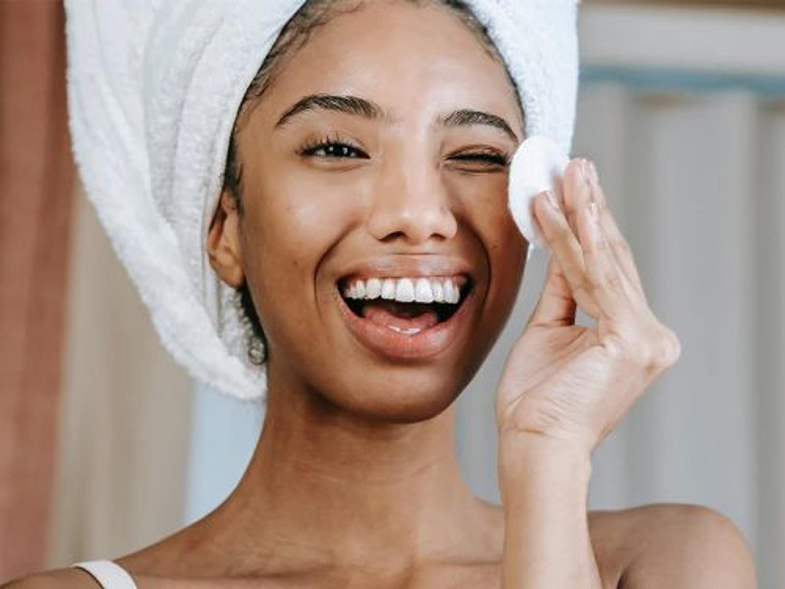 Ini Kandungan Pada Kosmetik yang Harus Dihindari Kulit Acne Prone 