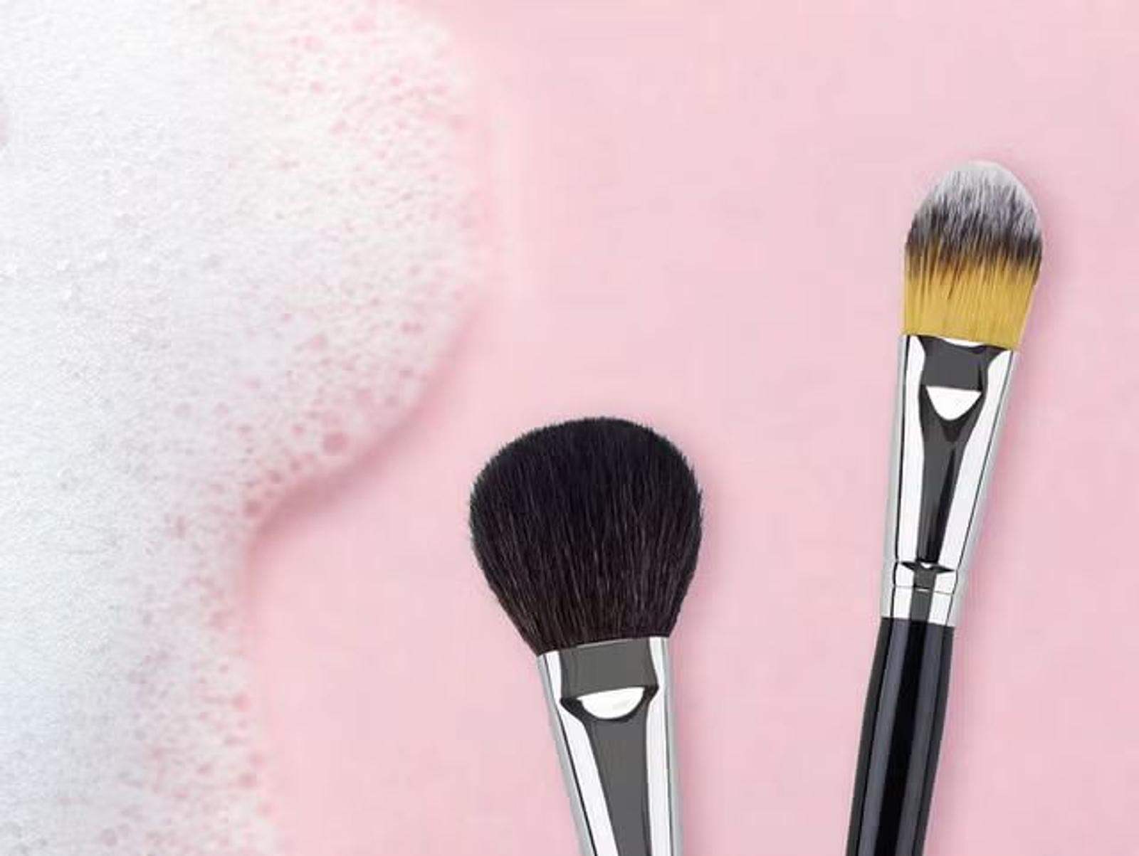 Jangan Mudah Percaya dengan 7 Mitos Makeup Ini!