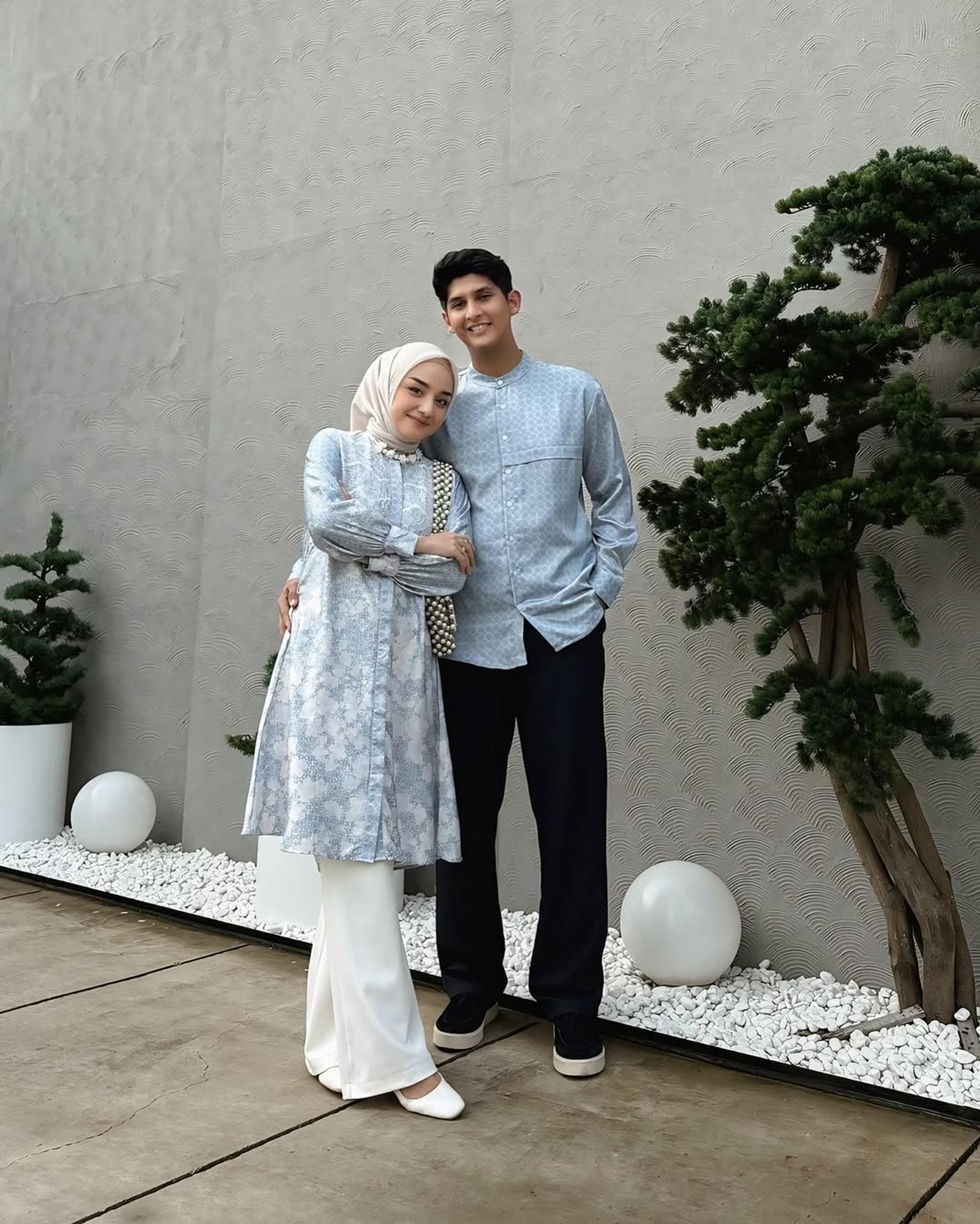 5 Rekomendasi Baju Lebaran Couple 2025