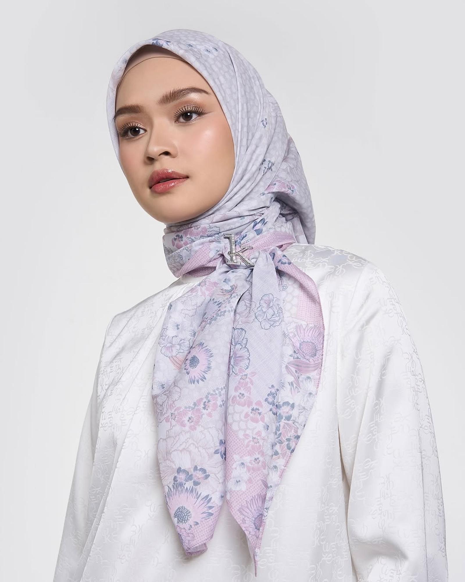 5 Hijab Scarf Bermotif untuk Lebaran 2025