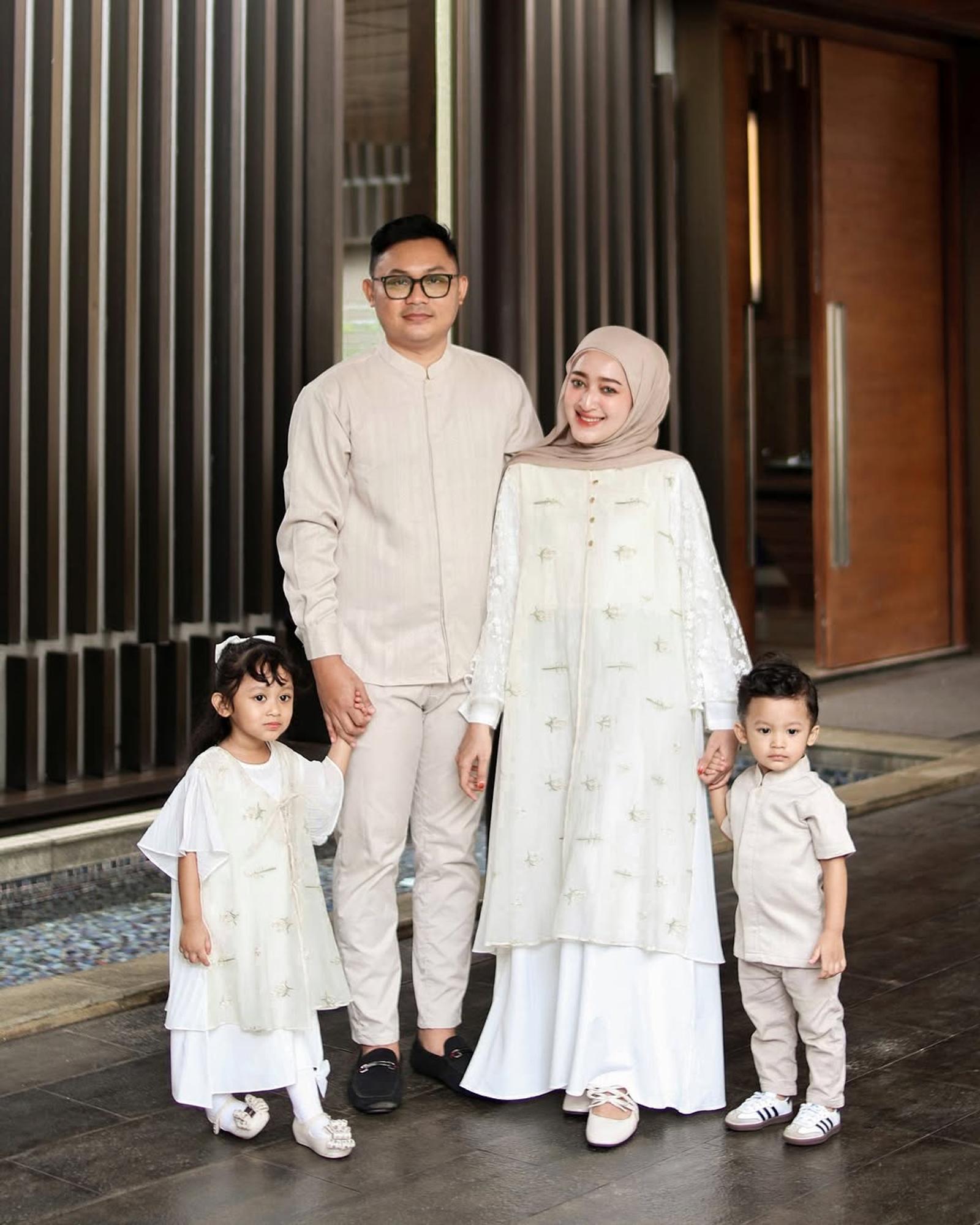 5 Rekomendasi Baju Lebaran Couple 2025