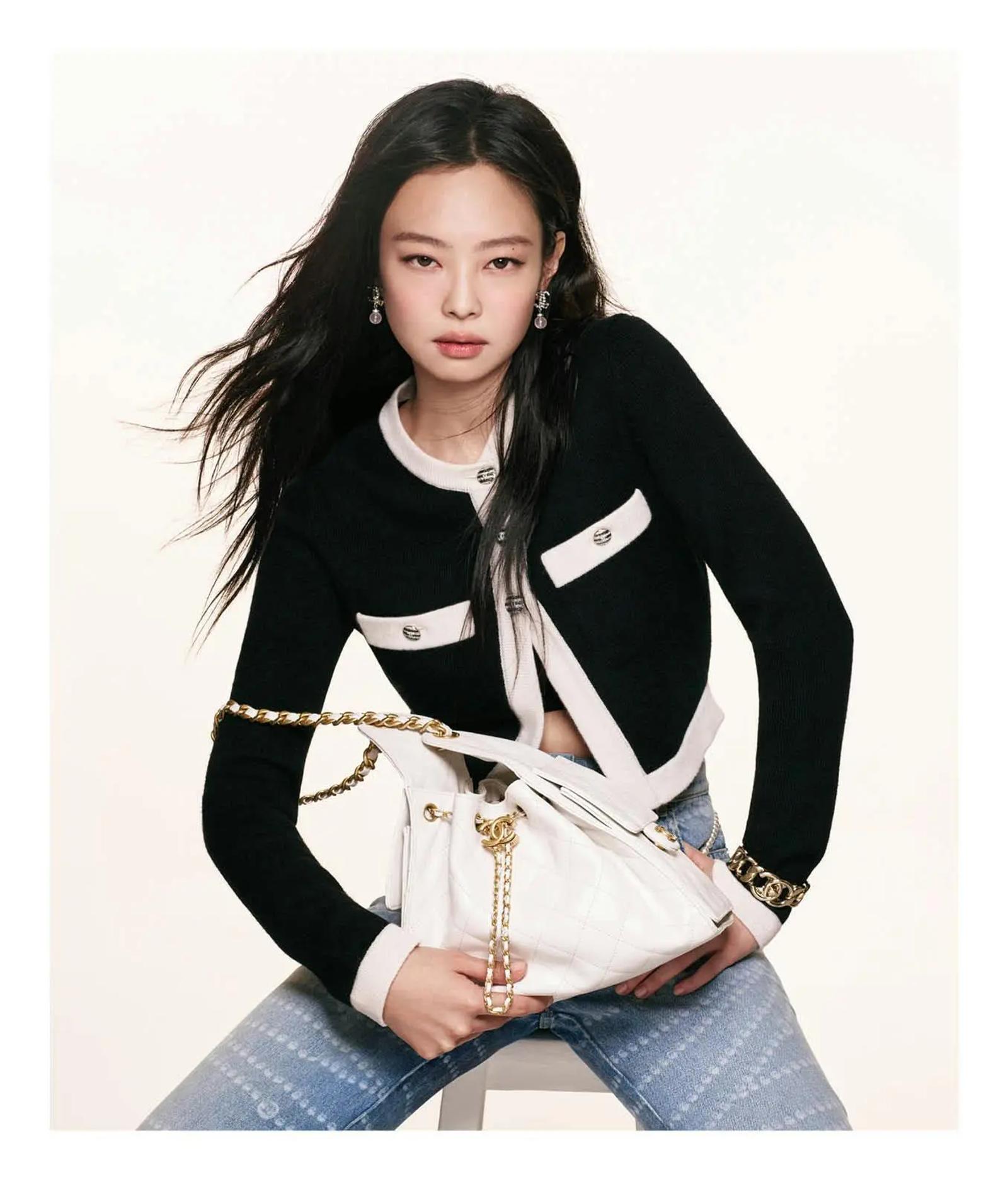 Pesona Jennie 'BLACKPINK' Bintangi Campaign Chanel 25 Handbag