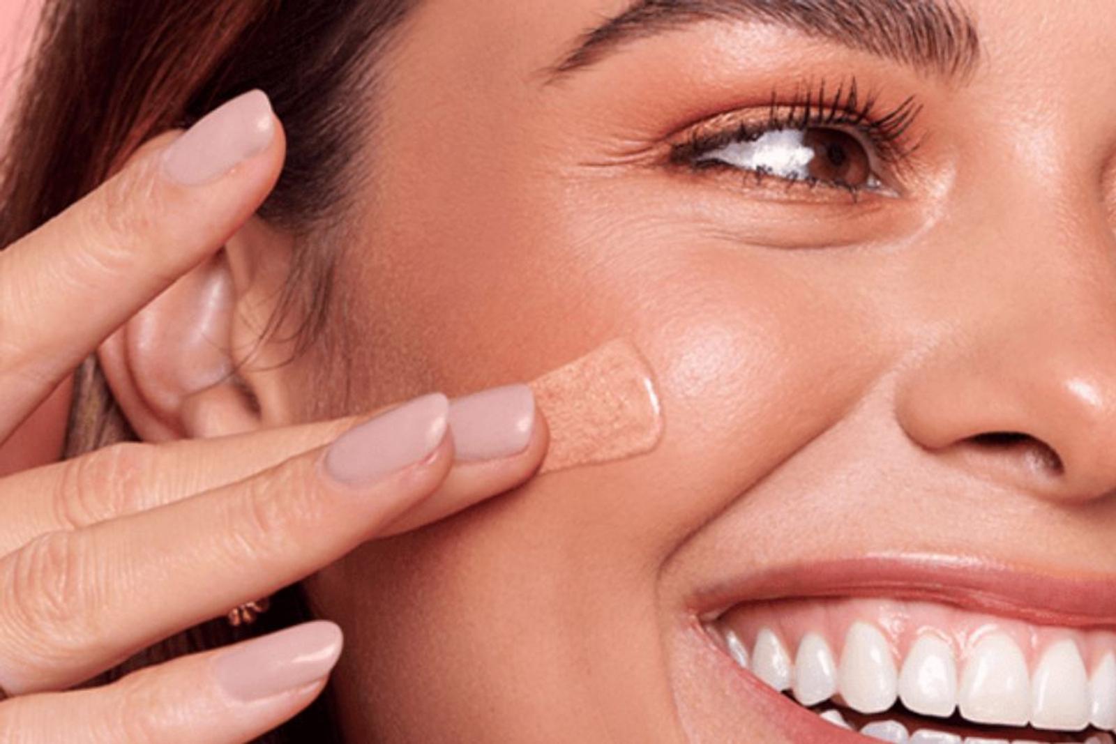 Tips Makeup Flawless di Lebaran: Rahasia Tampil Memikat & Tahan Lama 