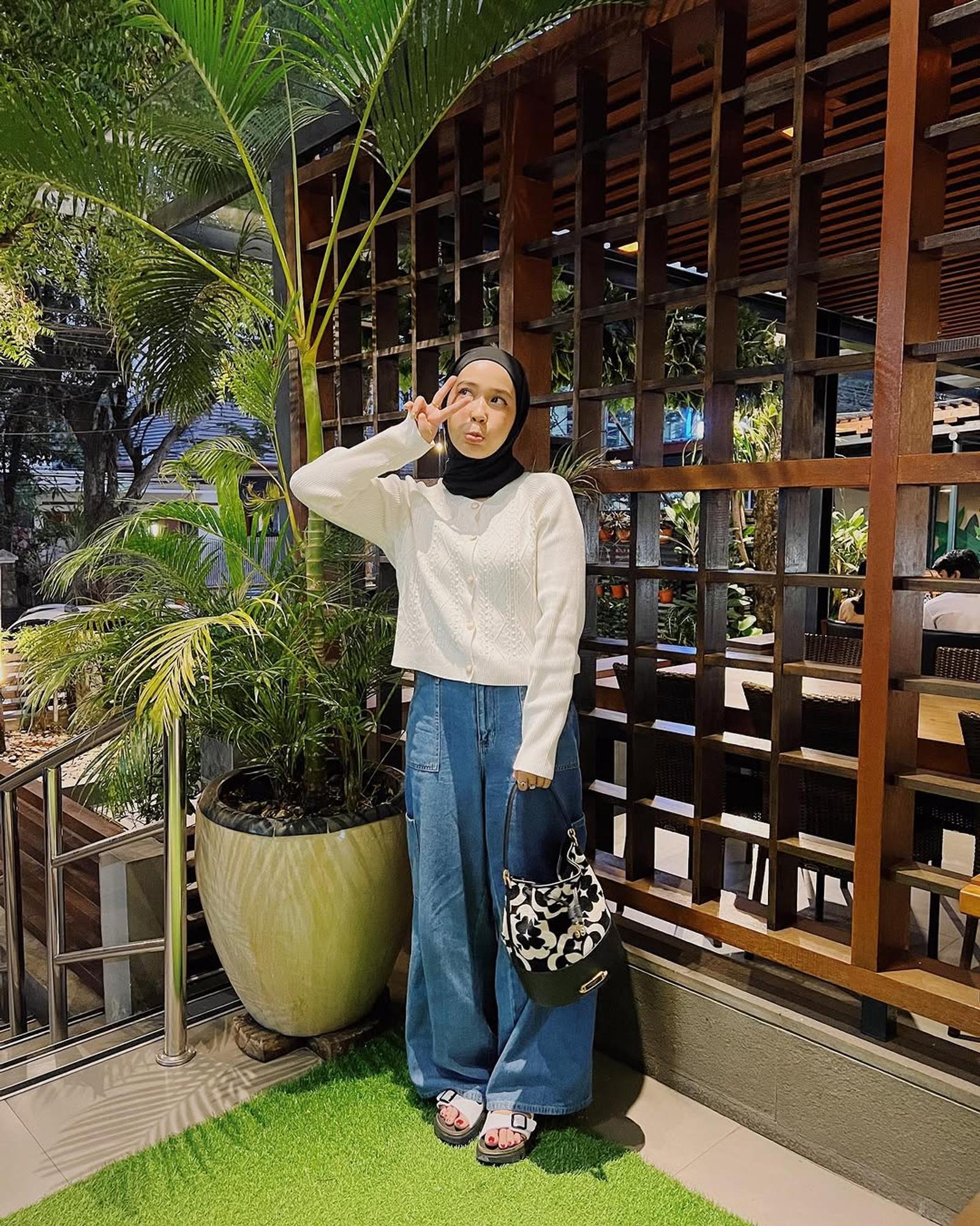 7 Ide Outfit Mudik yang Simpel tapi Modis