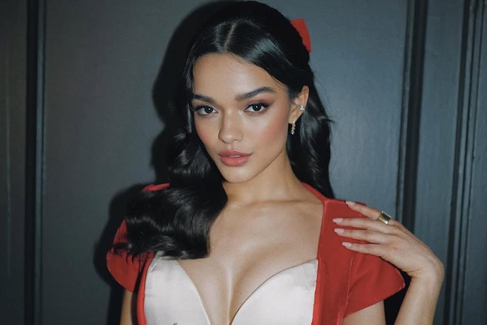 Deretan Gaya Makeup Rachel Zegler, Glam dan On Point!