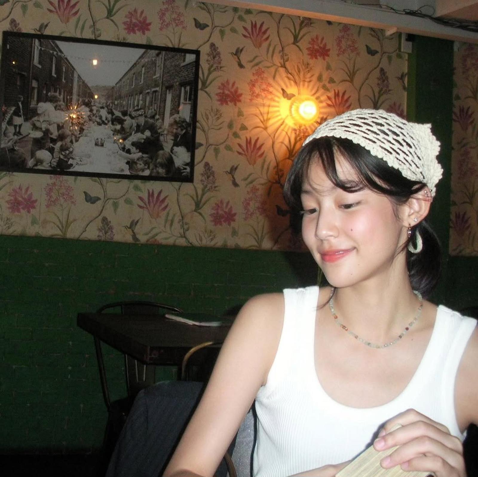 Inspirasi Gaya Rambut Playful a la Baipor Thitiya 