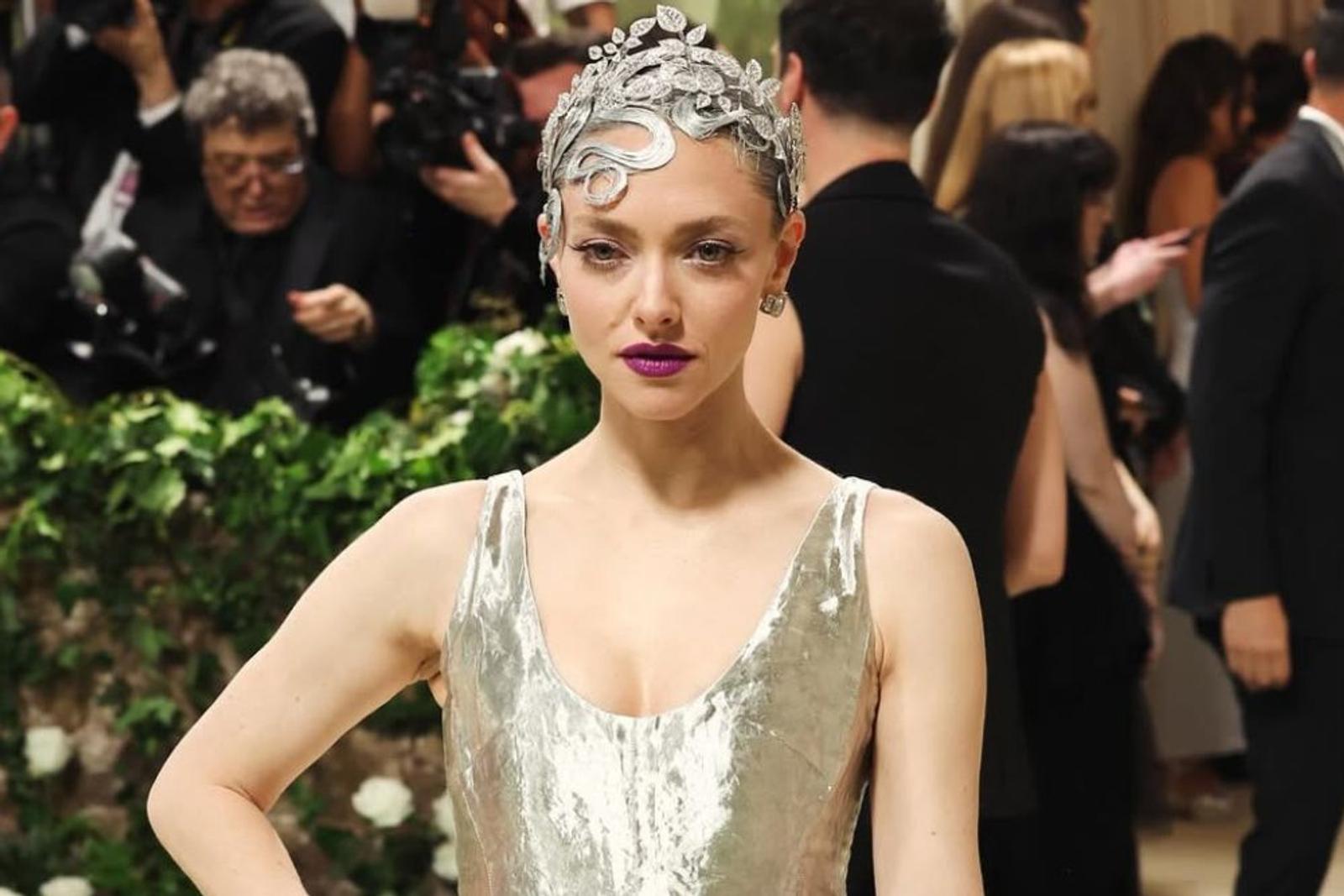 Gaya Makeup A la Amanda Seyfried, Ikonik! 