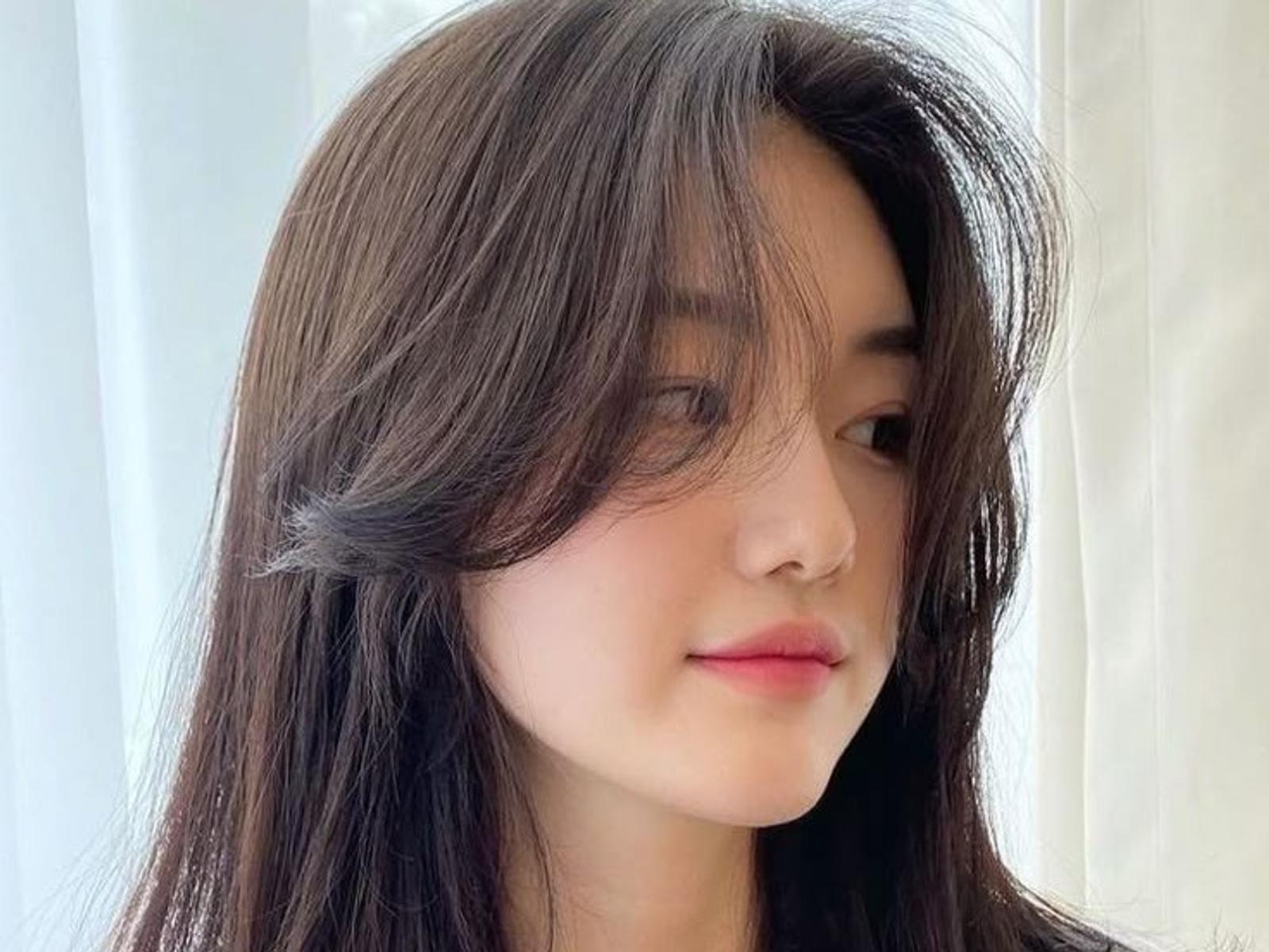 Gaya Rambut Butterfly Cut untuk Remaja 