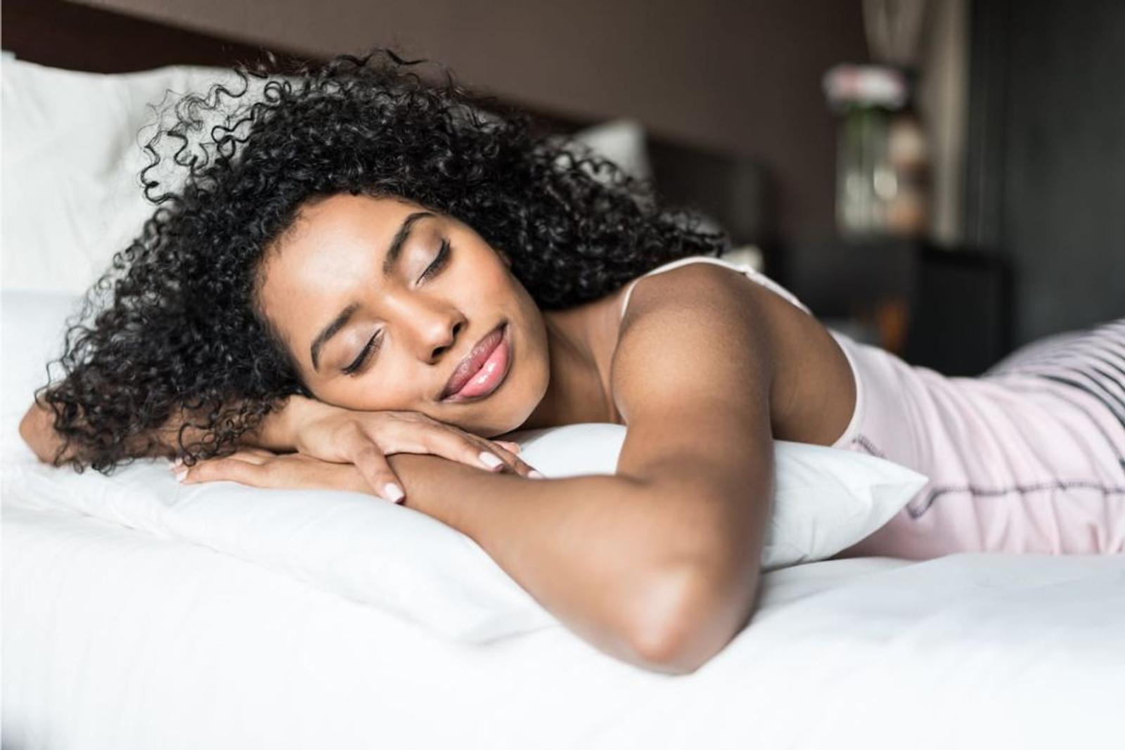 Ini Pentingnya Tidur Cukup untuk Kesehatan Kulit 