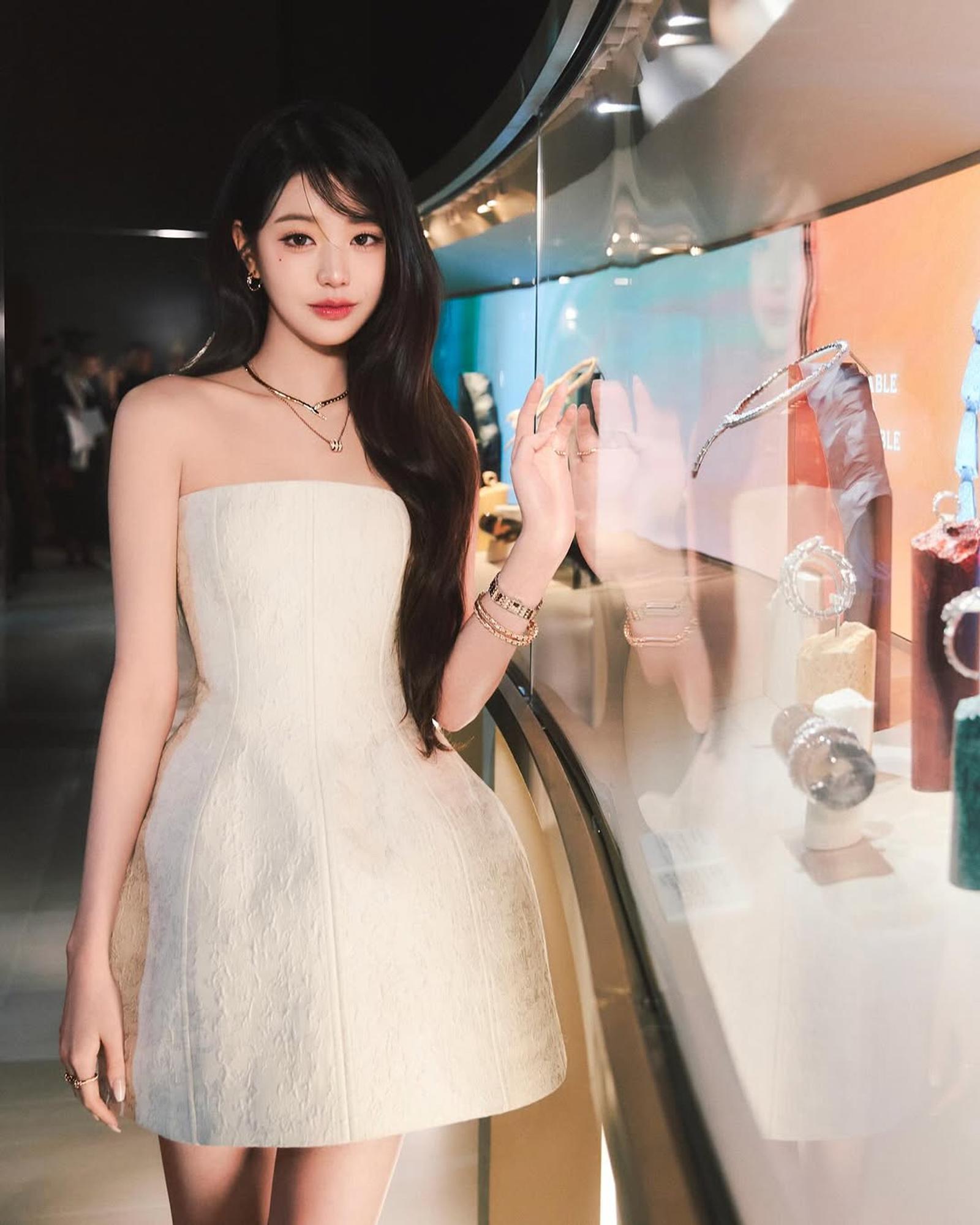Deretan Gaya Artis Korea di Pembukaan Pameran Bvlgari Serpenti Seoul