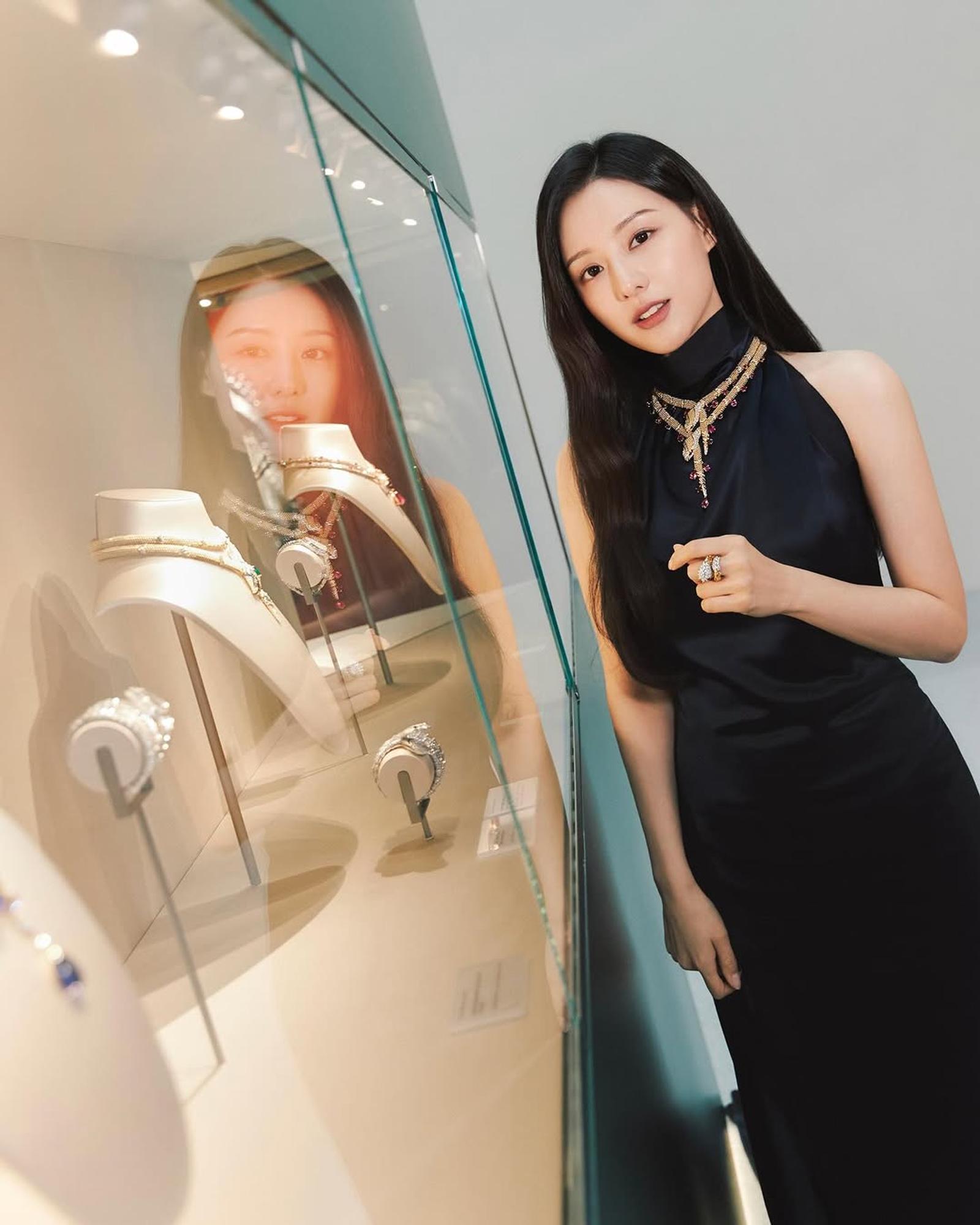 Deretan Gaya Artis Korea di Pembukaan Pameran Bvlgari Serpenti Seoul