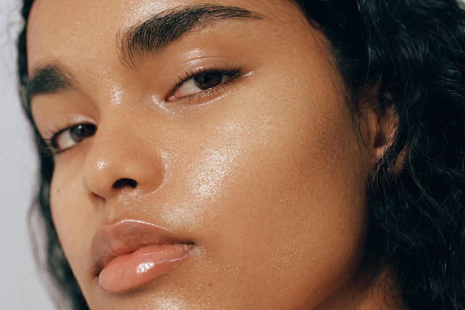 Menghidrasi Kulit dengan Air Mineral, Cara Alami Dapatkan Kulit Sehat 