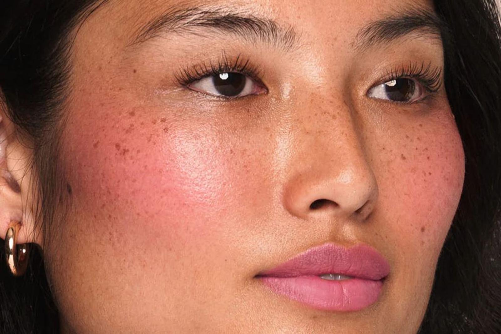 Rahasia Makeup Fresh Look Seperti Habis Mandi, Bikin Tampilan Segar! 