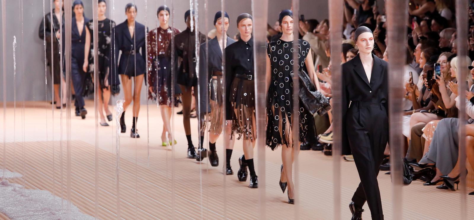 Prada Resmi Membeli Versace dengan Harga Sekitar 22 Triliun Rupiah
